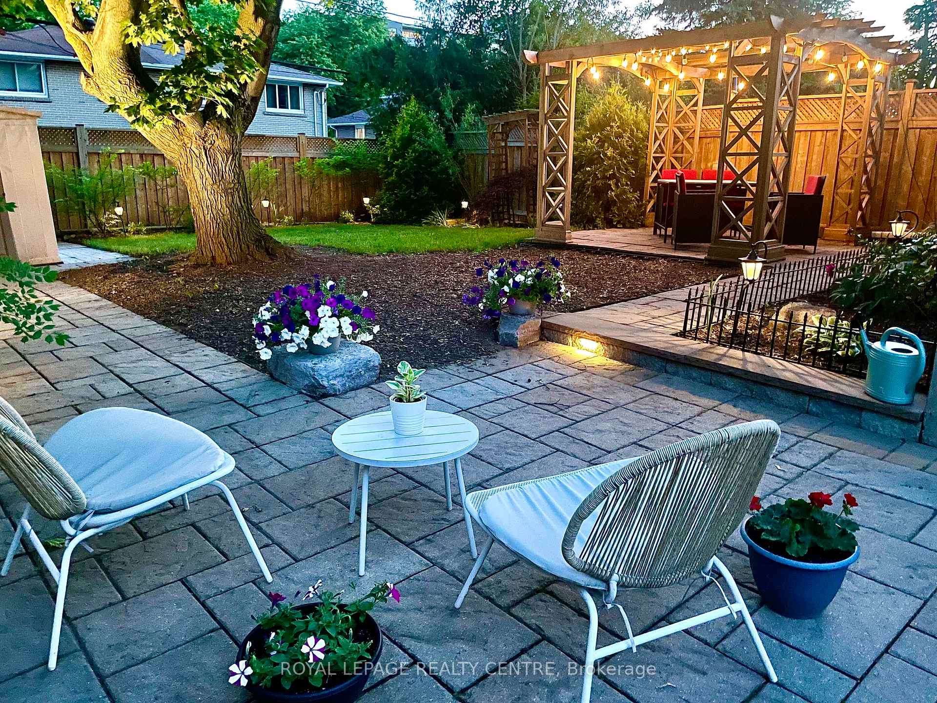 Photo 20 of 1319 Redbank Crescent, Oakville, College Park — HOMEH