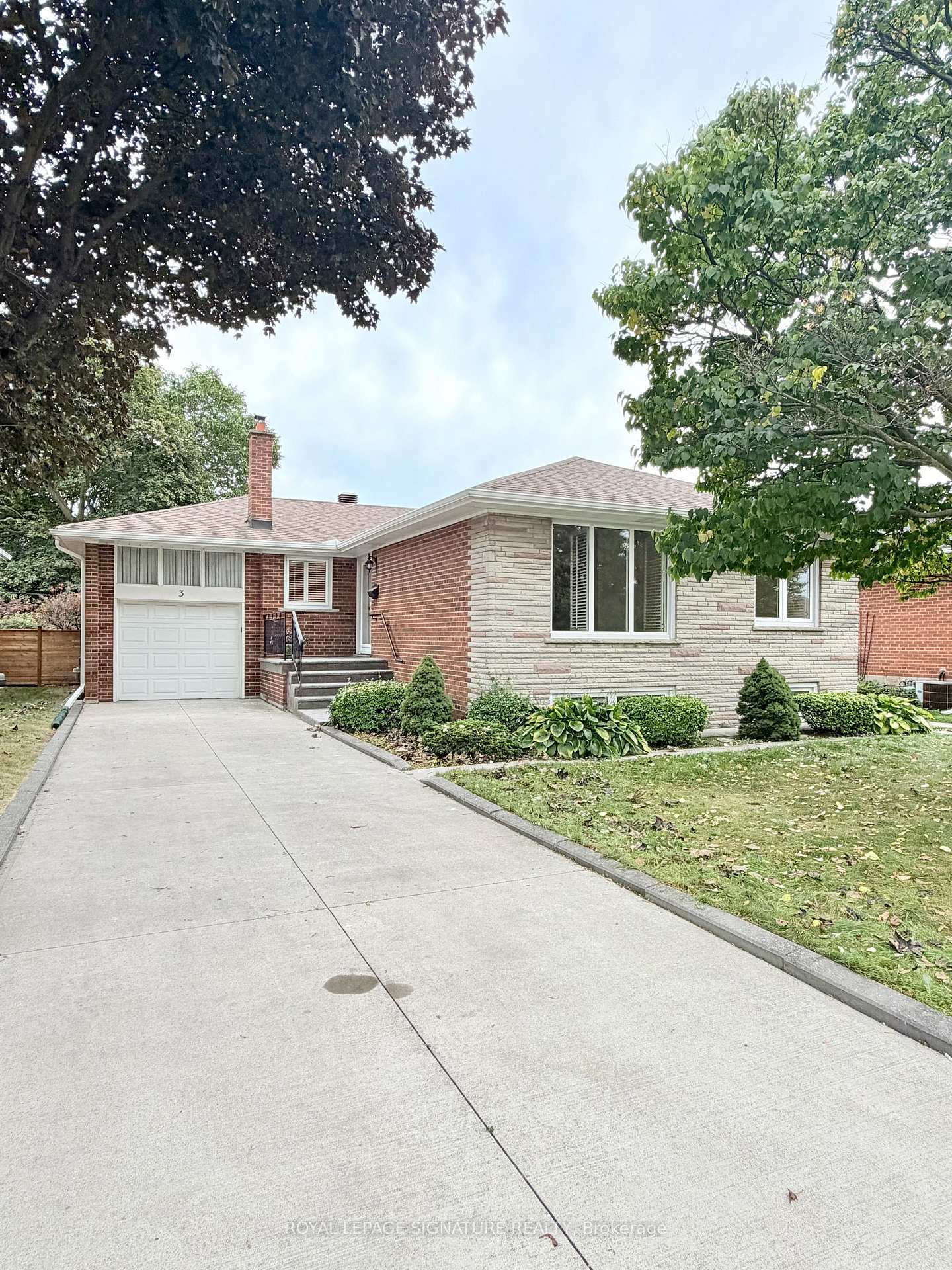 Photo 1 of 3 Avery Avenue, Etobicoke, Markland Wood — HOMEH