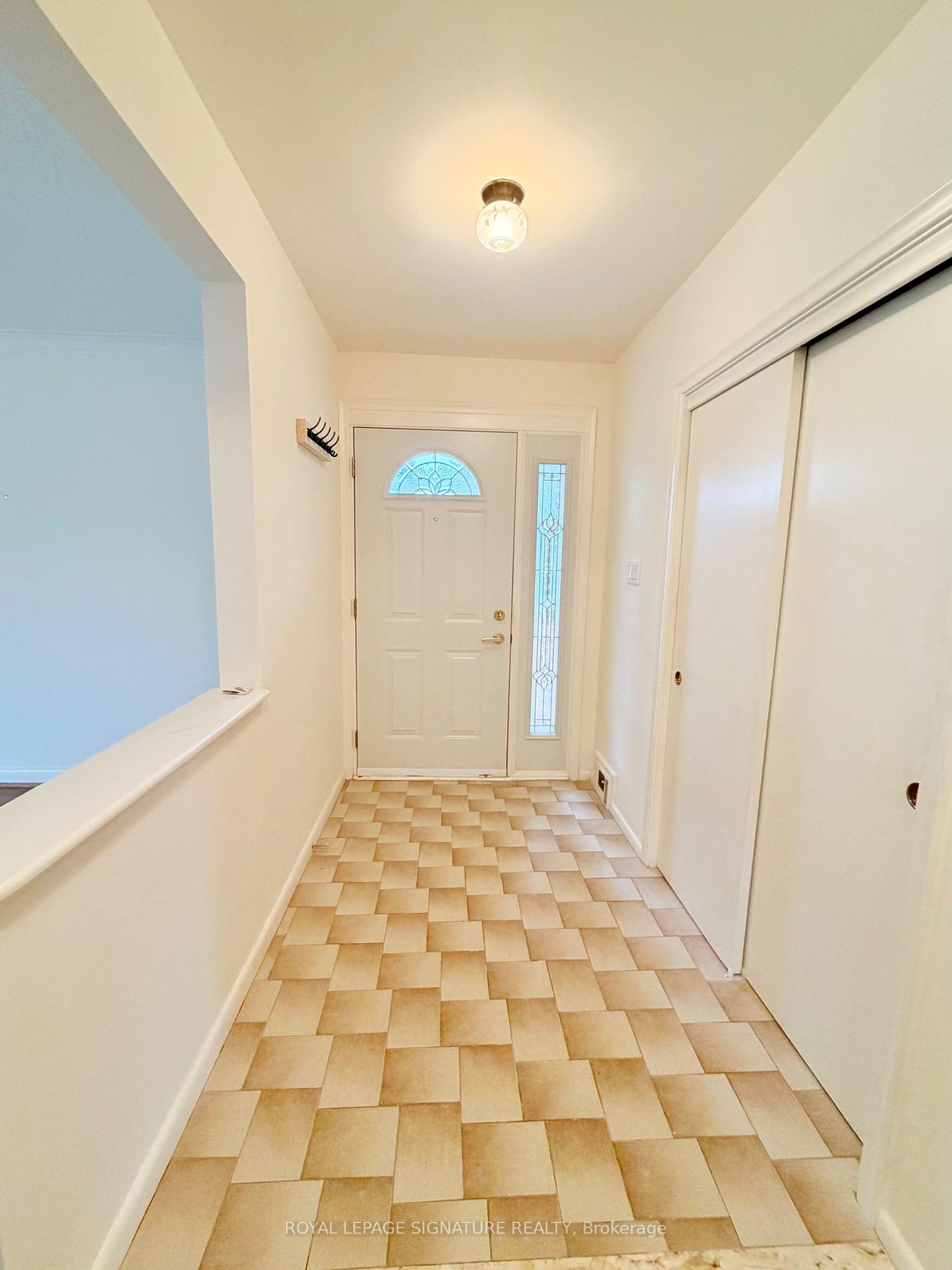 Photo 6 of 3 Avery Avenue, Etobicoke, Markland Wood — HOMEH