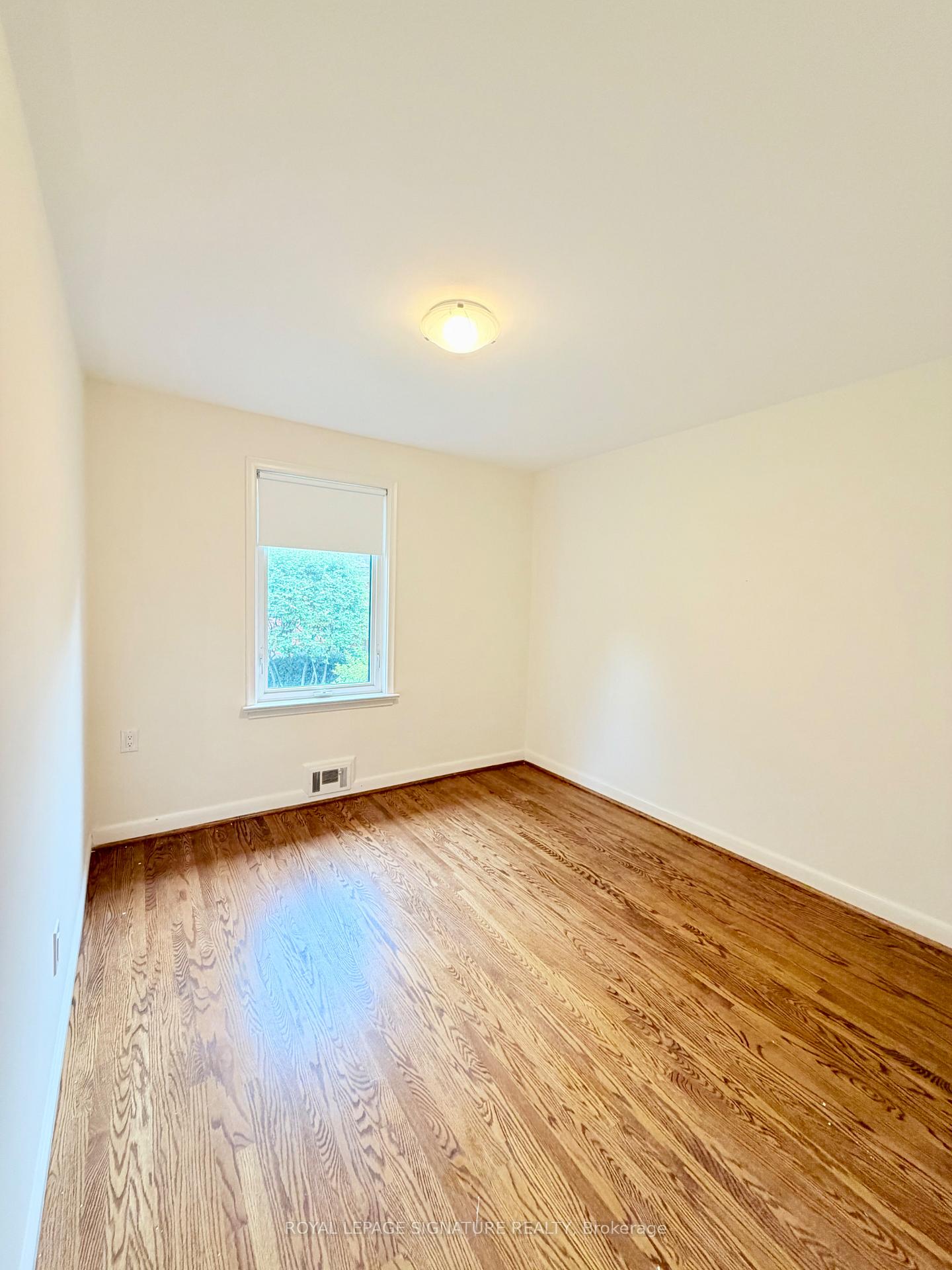 Photo 20 of 3 Avery Avenue, Etobicoke, Markland Wood — HOMEH
