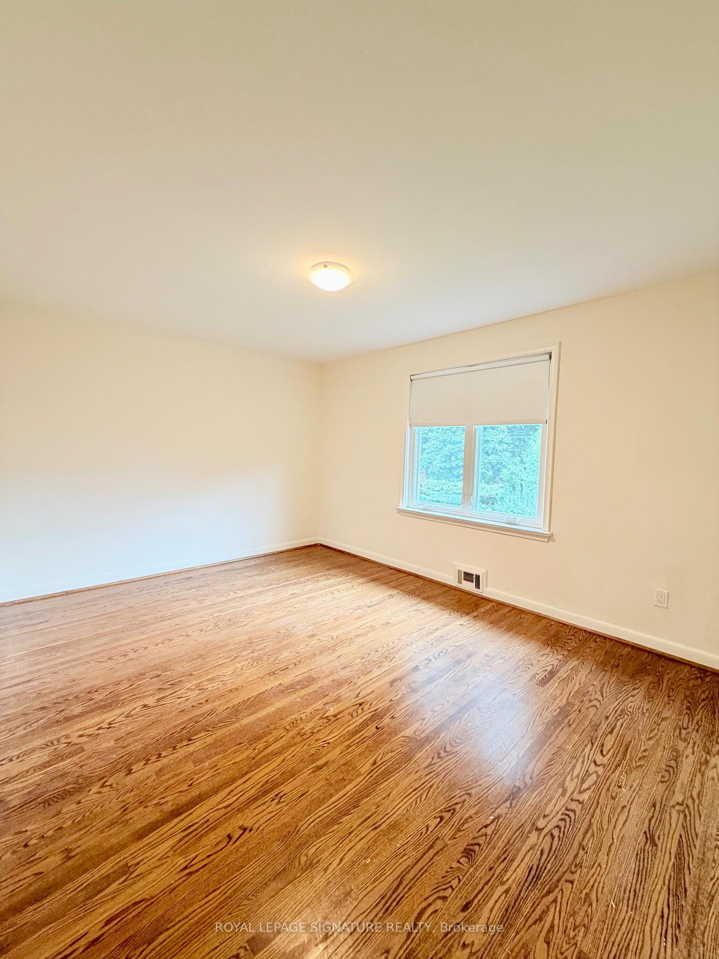 Photo 23 of 3 Avery Avenue, Etobicoke, Markland Wood — HOMEH