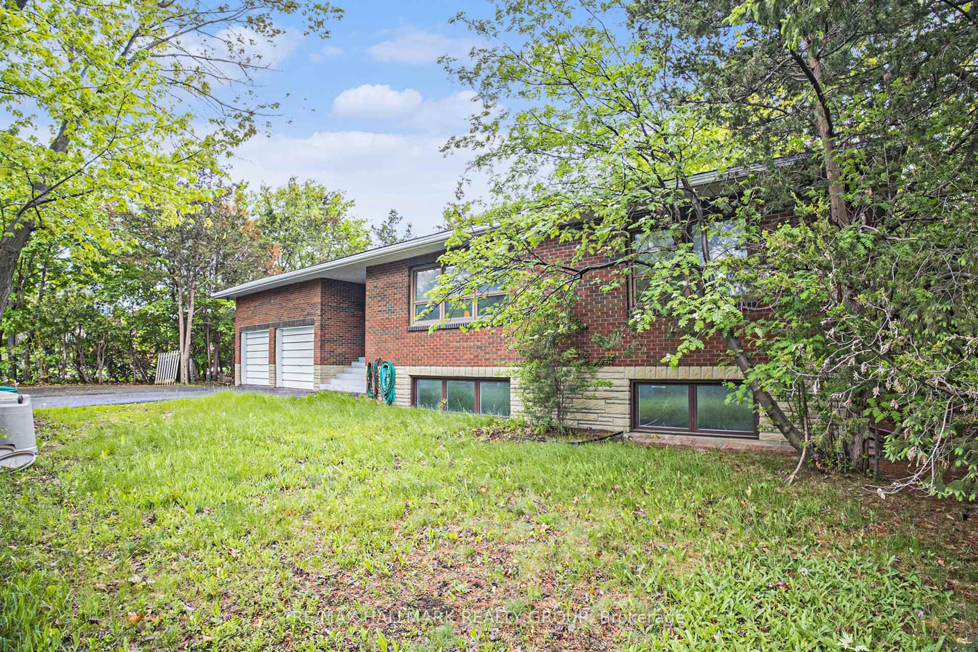 Photo 5 of 1128 Cummings Avenue, Ottawa, Cyrville — HOMEH