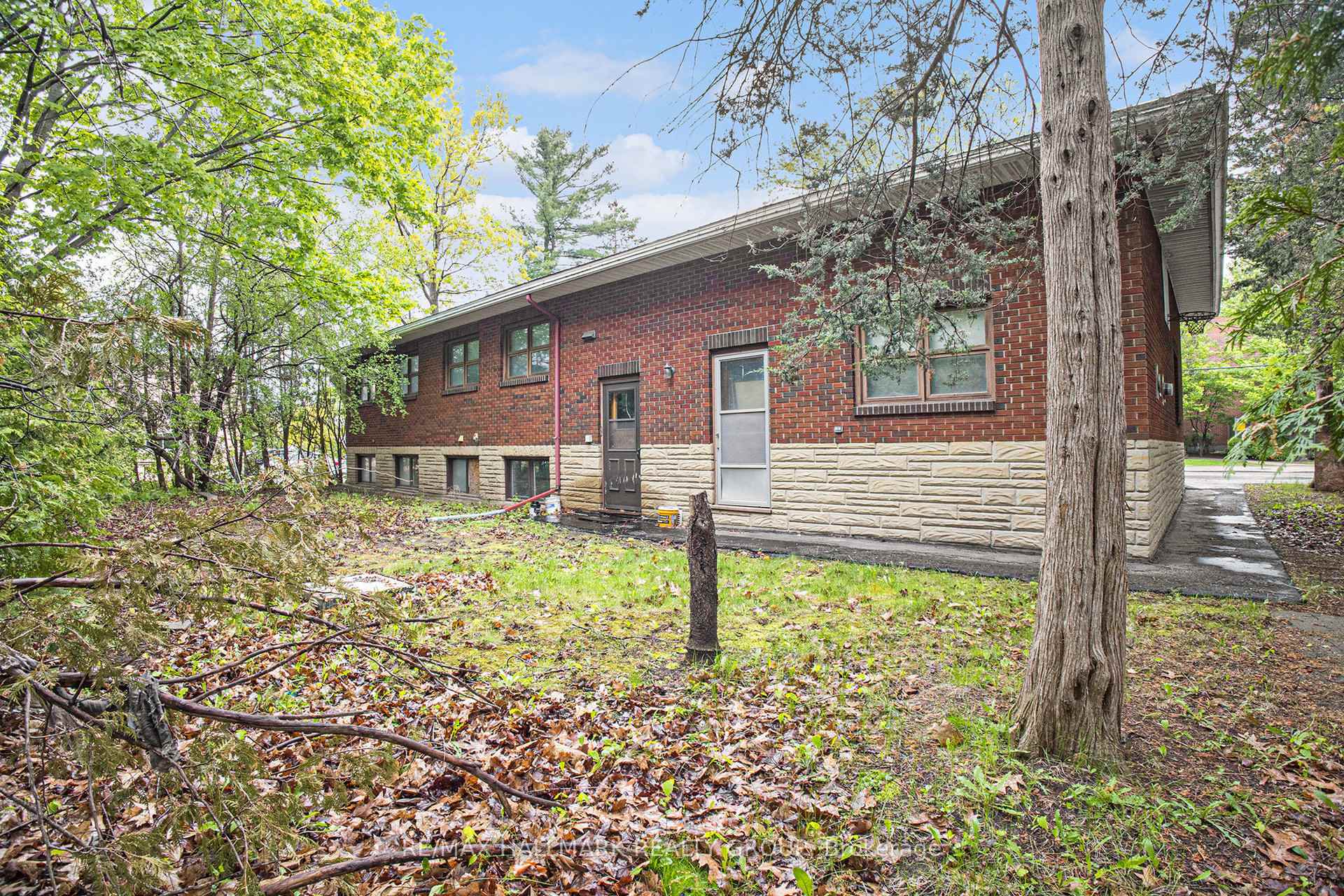Photo 6 of 1128 Cummings Avenue, Ottawa, Cyrville — HOMEH