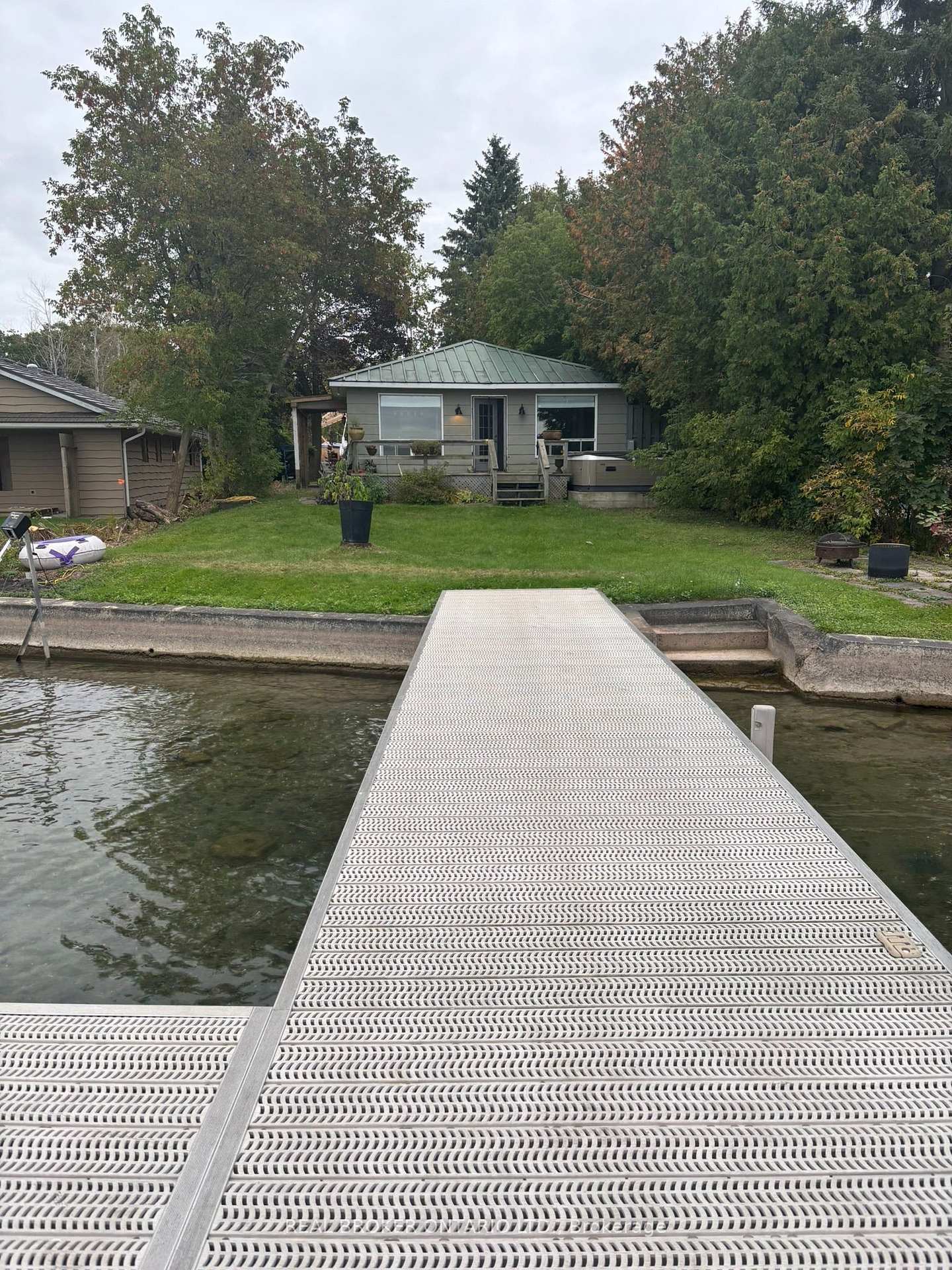 Photo 2 of 208 Kempview Lane, Barrie, South Shore — HOMEH