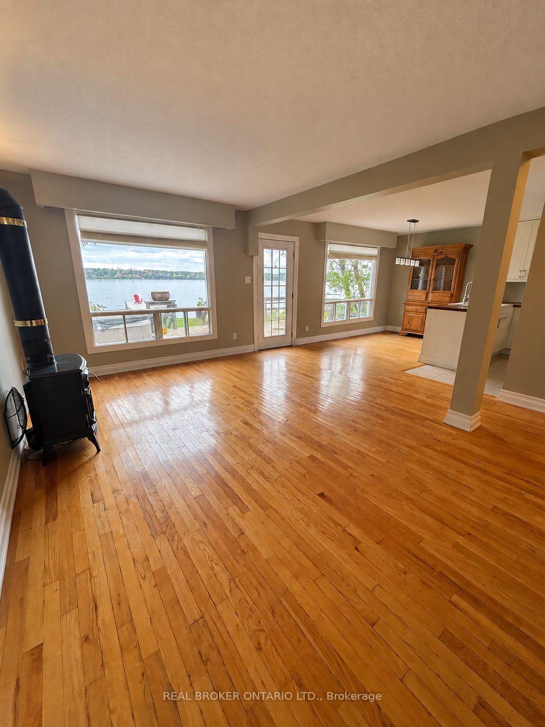 Photo 6 of 208 Kempview Lane, Barrie, South Shore — HOMEH
