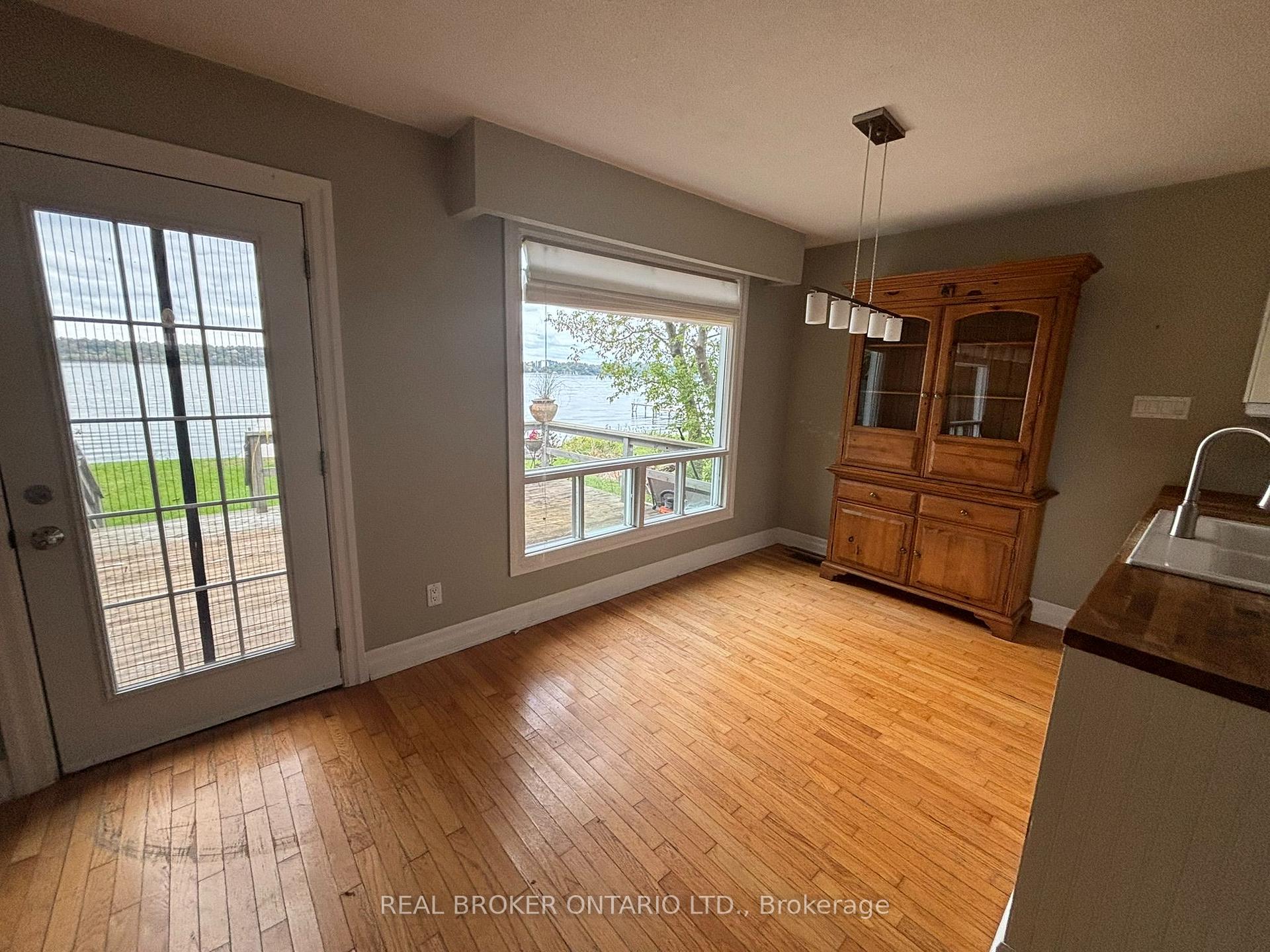 Photo 9 of 208 Kempview Lane, Barrie, South Shore — HOMEH
