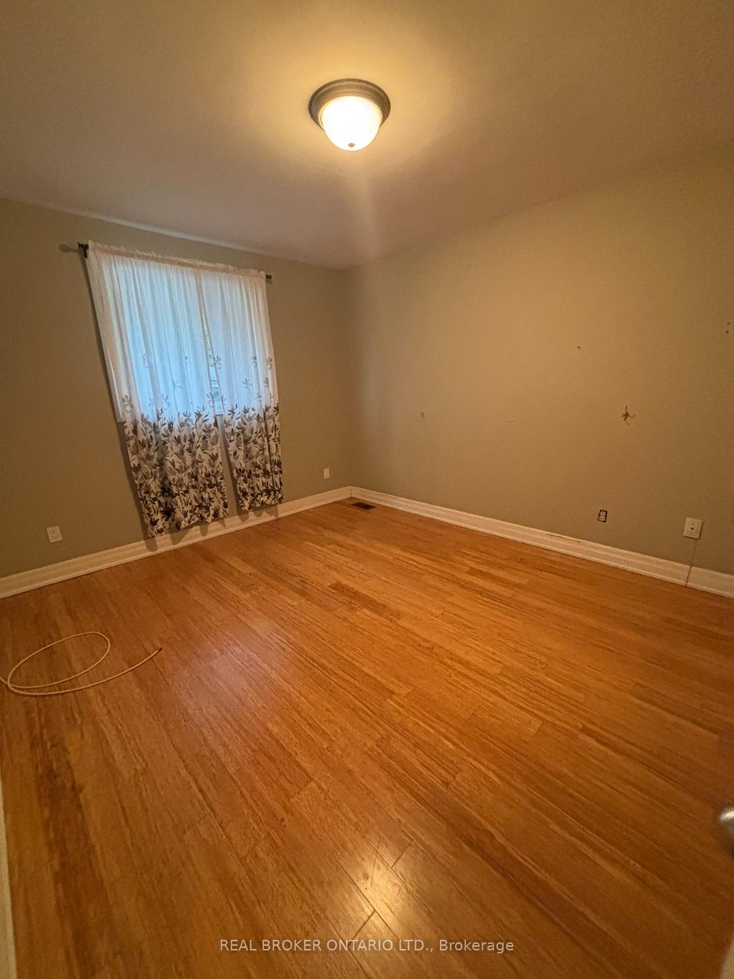 Photo 13 of 208 Kempview Lane, Barrie, South Shore — HOMEH