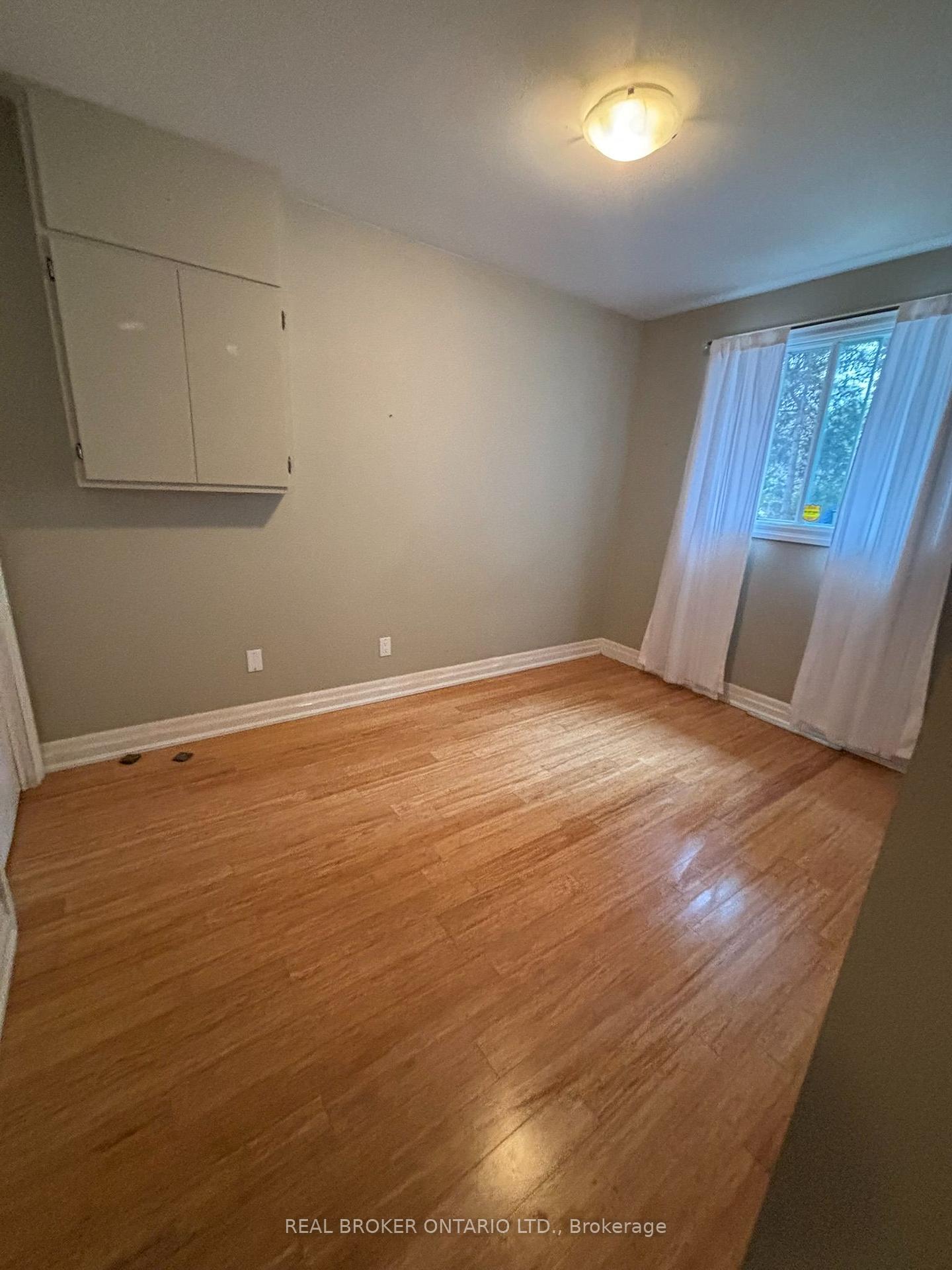 Photo 14 of 208 Kempview Lane, Barrie, South Shore — HOMEH