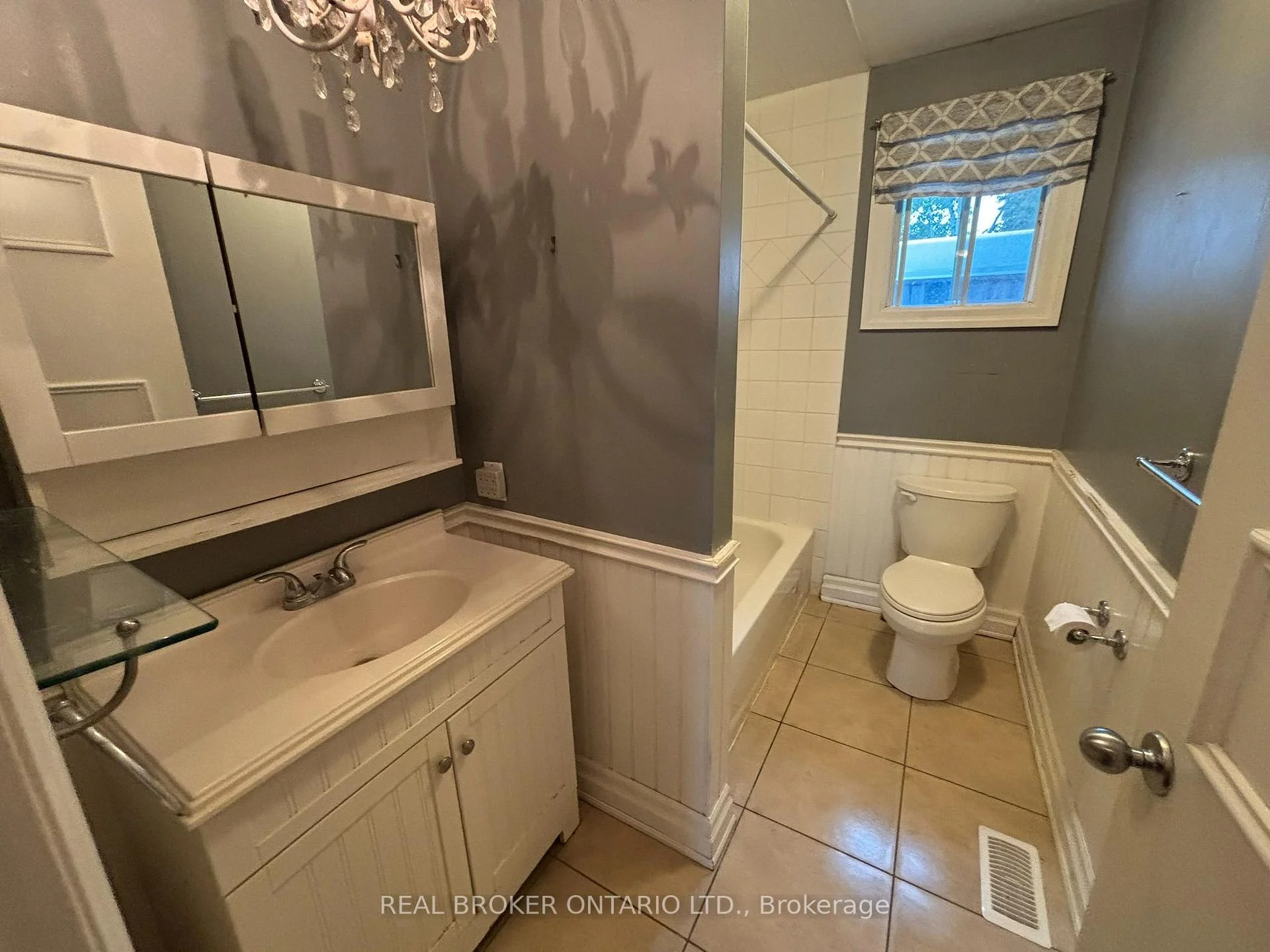 Photo 20 of 208 Kempview Lane, Barrie, South Shore — HOMEH