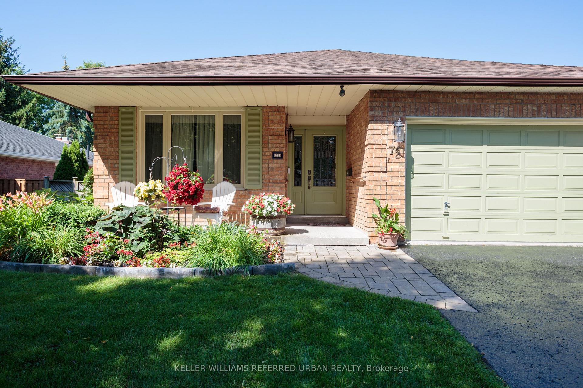 Photo 2 of 72 Munro Crescent, Uxbridge — HOMEH