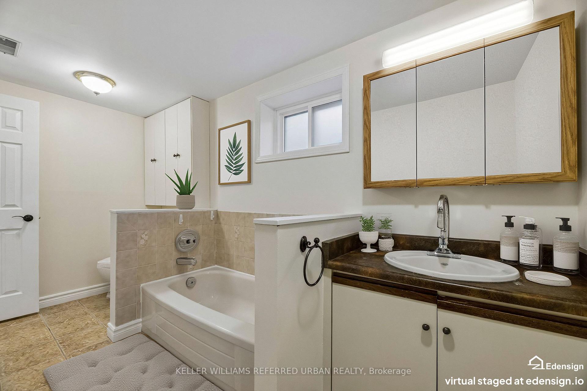 Photo 32 of 72 Munro Crescent, Uxbridge — HOMEH