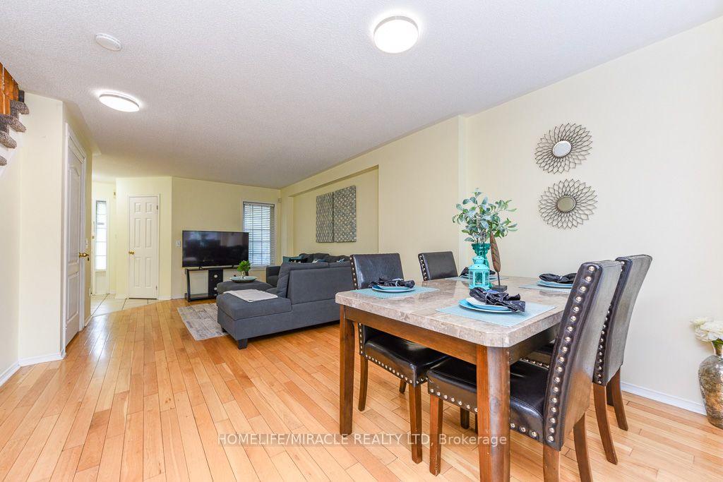 Photo 10 of 49 Seaside Circle, Brampton, Sandringham-Wellington — HOMEH