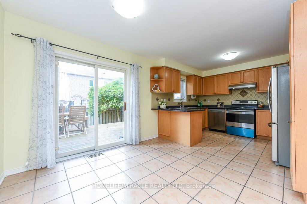 Photo 13 of 49 Seaside Circle, Brampton, Sandringham-Wellington — HOMEH