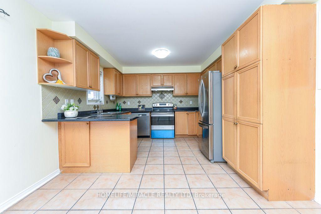 Photo 14 of 49 Seaside Circle, Brampton, Sandringham-Wellington — HOMEH
