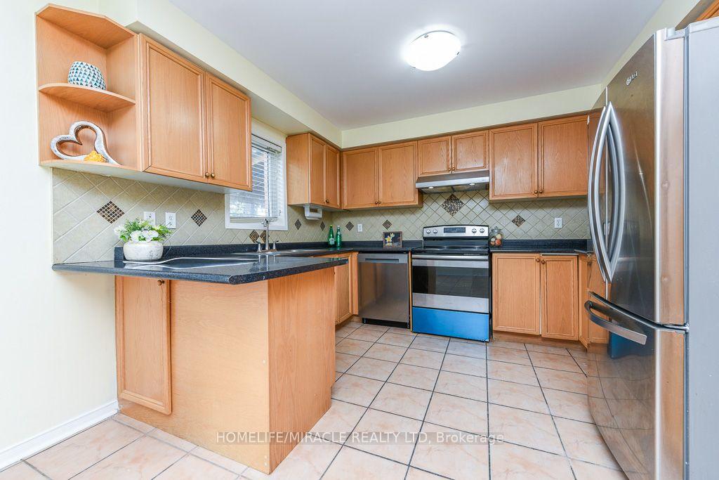 Photo 15 of 49 Seaside Circle, Brampton, Sandringham-Wellington — HOMEH