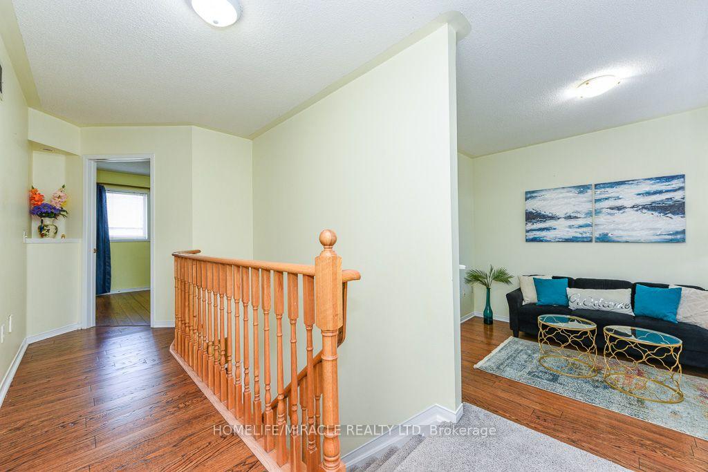 Photo 18 of 49 Seaside Circle, Brampton, Sandringham-Wellington — HOMEH