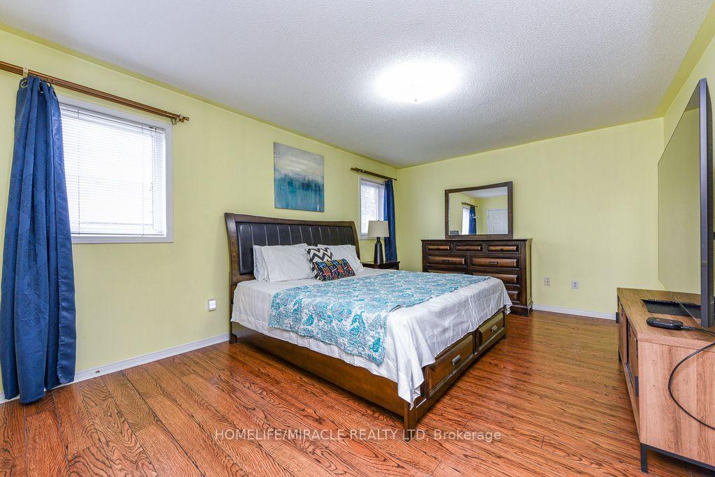 Photo 21 of 49 Seaside Circle, Brampton, Sandringham-Wellington — HOMEH