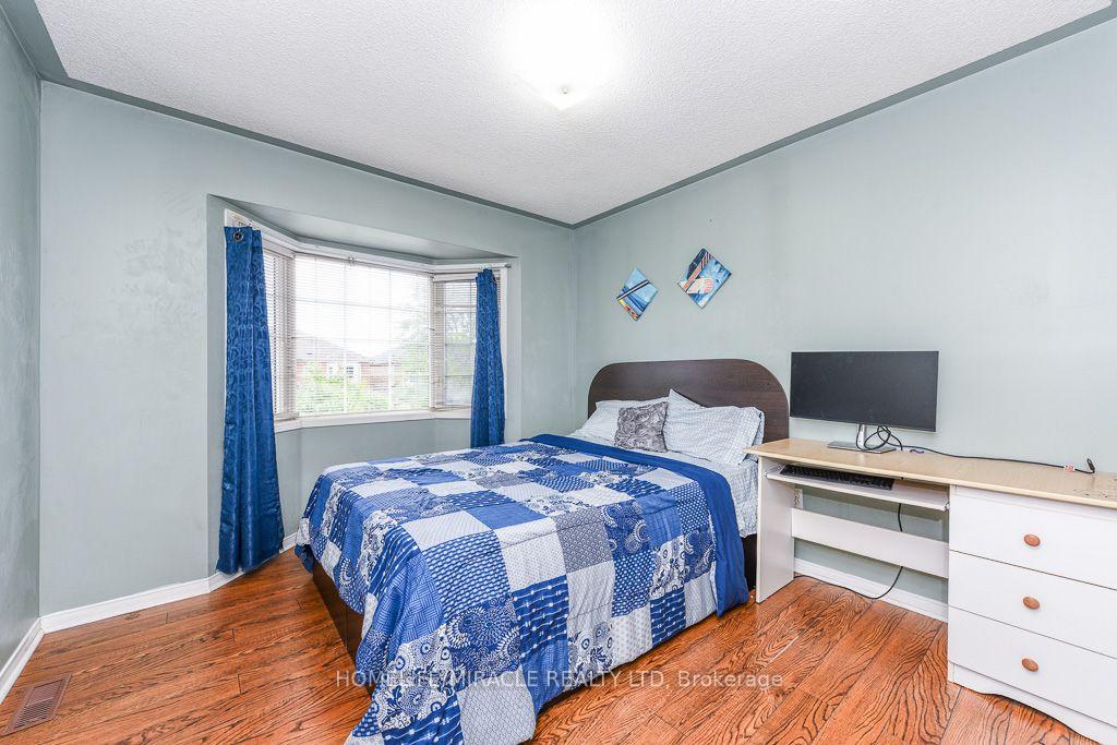 Photo 32 of 49 Seaside Circle, Brampton, Sandringham-Wellington — HOMEH