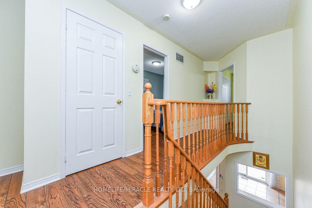 Photo 37 of 49 Seaside Circle, Brampton, Sandringham-Wellington — HOMEH