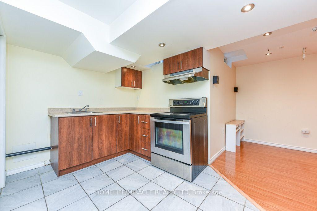 Photo 40 of 49 Seaside Circle, Brampton, Sandringham-Wellington — HOMEH