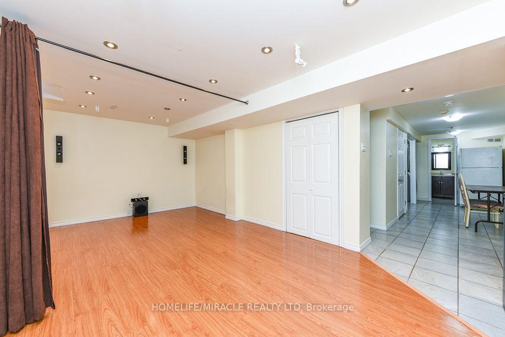 Photo 42 of 49 Seaside Circle, Brampton, Sandringham-Wellington — HOMEH