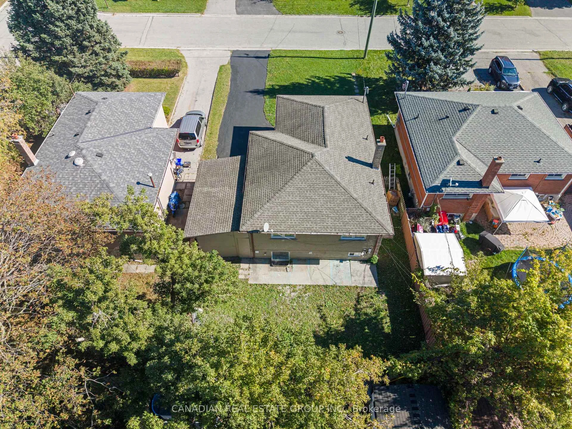 Photo 13 of 440 Macaulay Street, Oshawa, Donevan — HOMEH