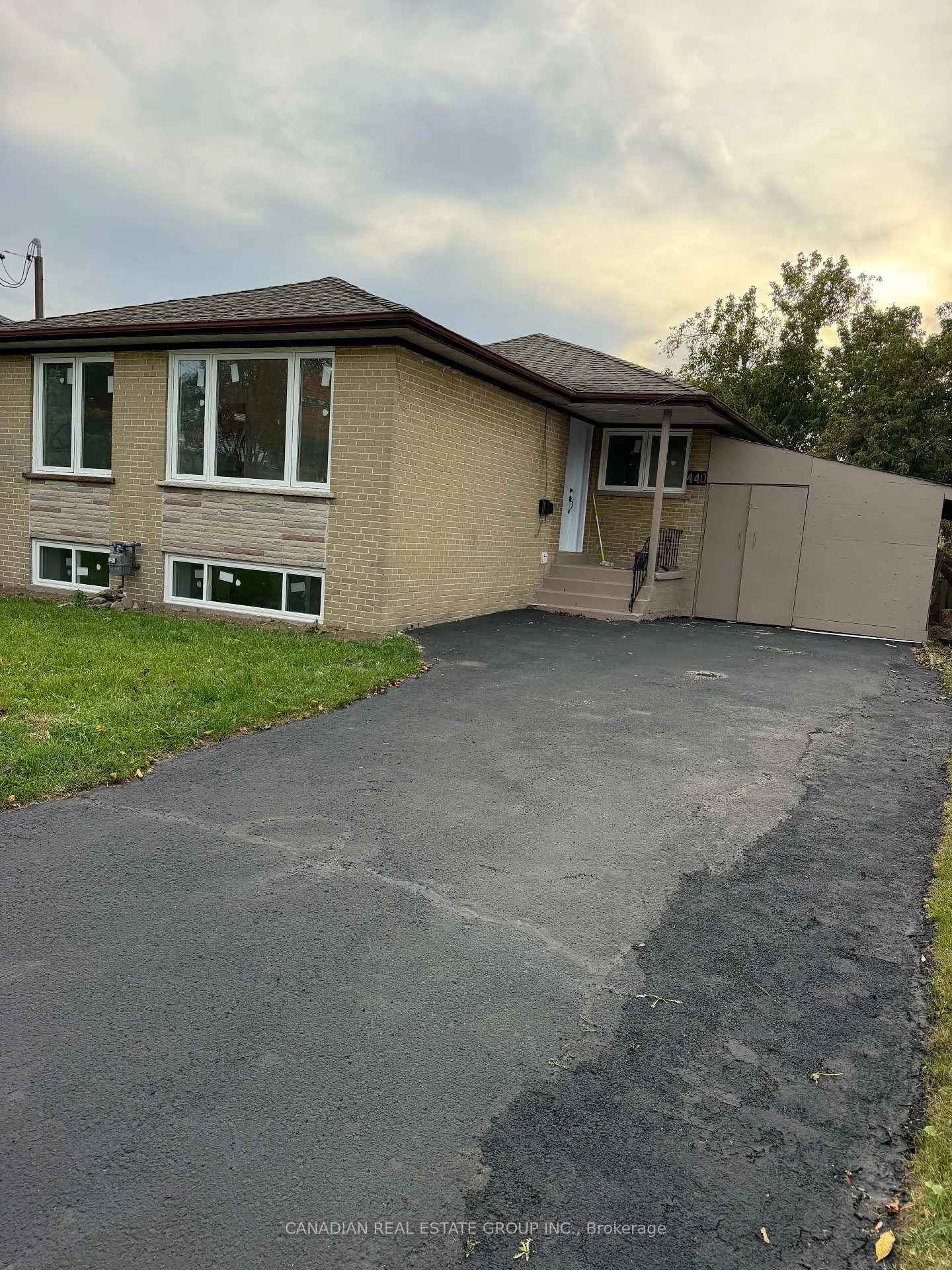 Photo 6 of 440 Macaulay Street, Oshawa, Donevan — HOMEH