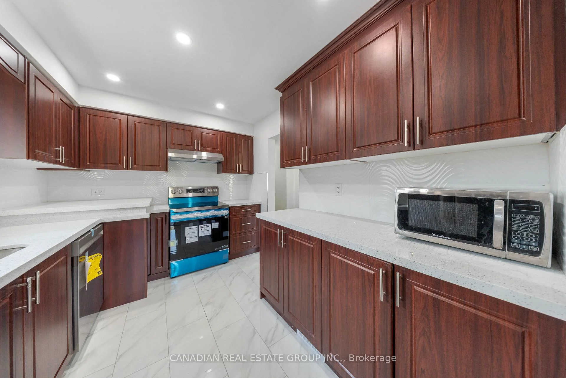 Photo 38 of 440 Macaulay Street, Oshawa, Donevan — HOMEH