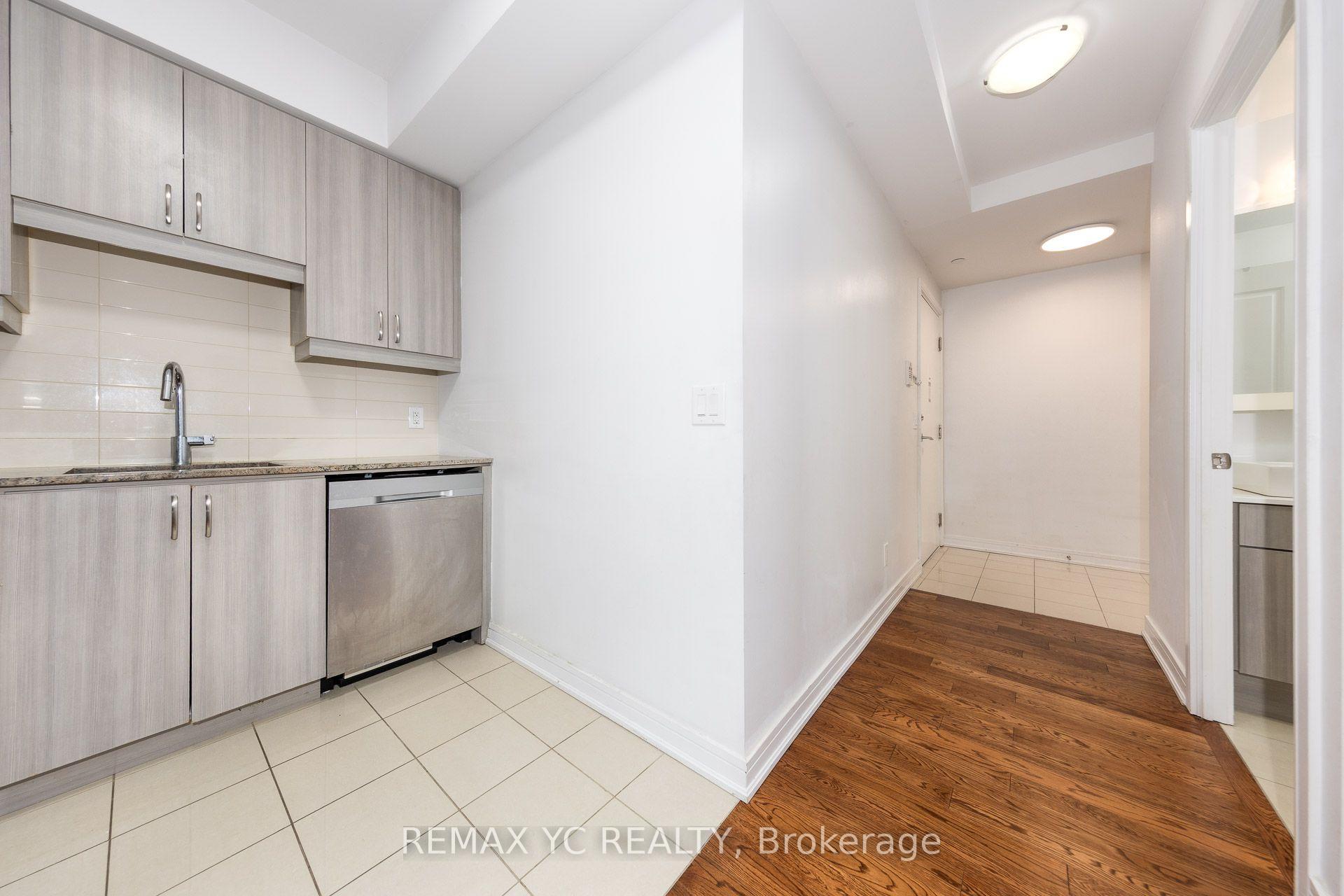 Photo 7 of Unit 201, 9191 Yonge Street, Richmond Hill, Langstaff — HOMEH