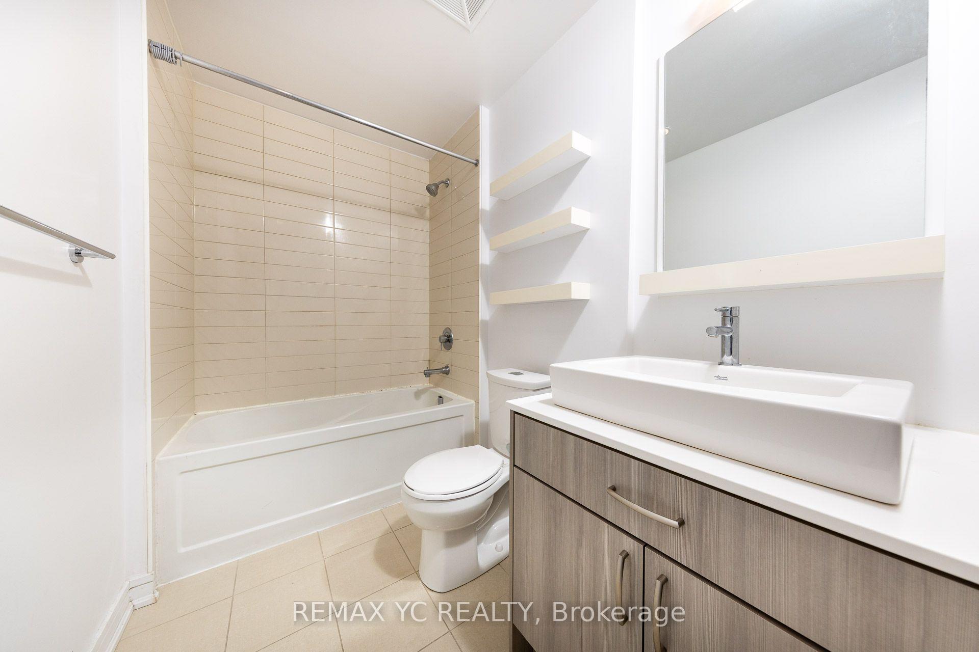 Photo 17 of Unit 201, 9191 Yonge Street, Richmond Hill, Langstaff — HOMEH