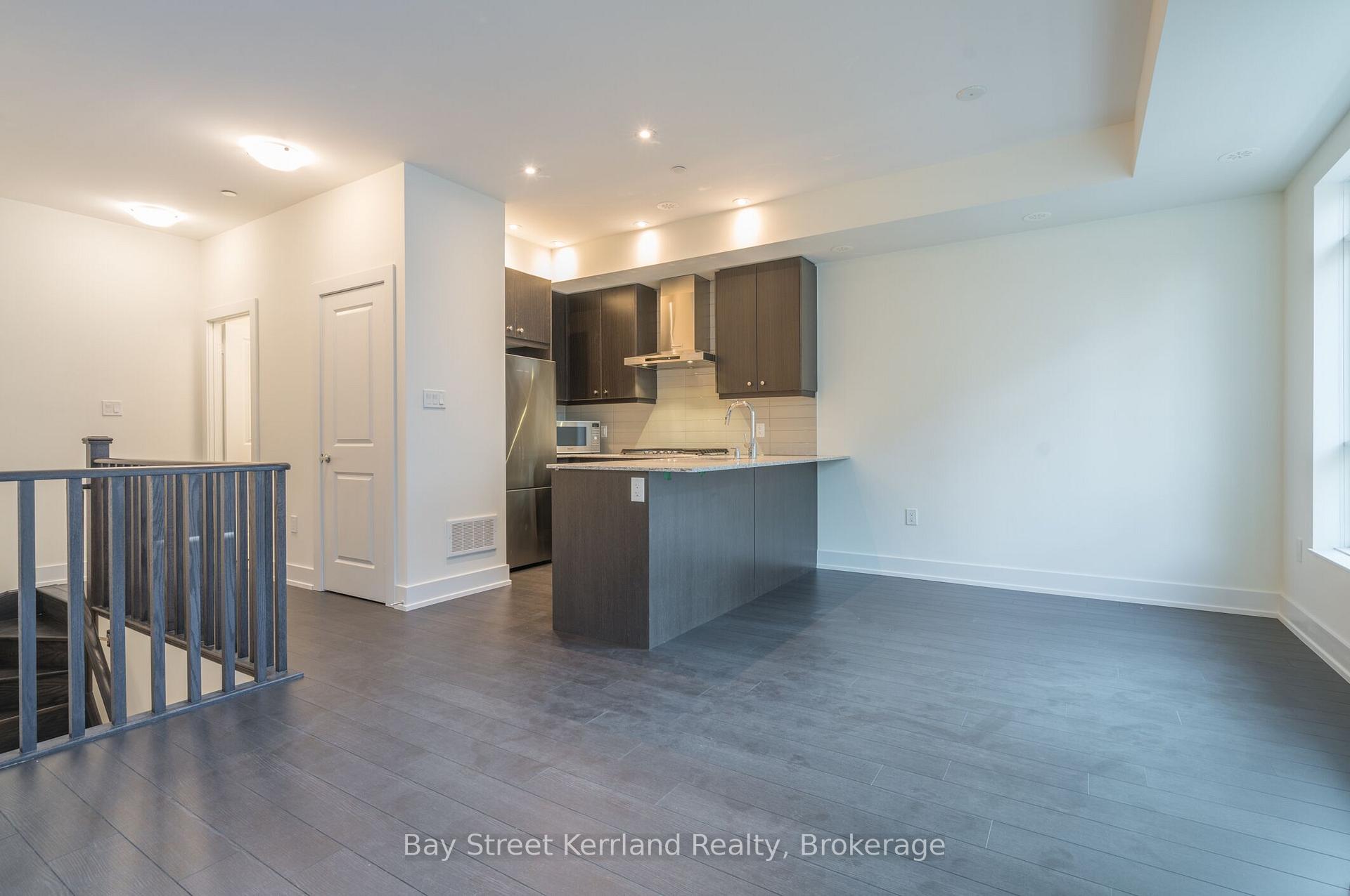 Photo 3 of Unit 5, 52 Holmes Avenue W, North York, Willowdale East — HOMEH