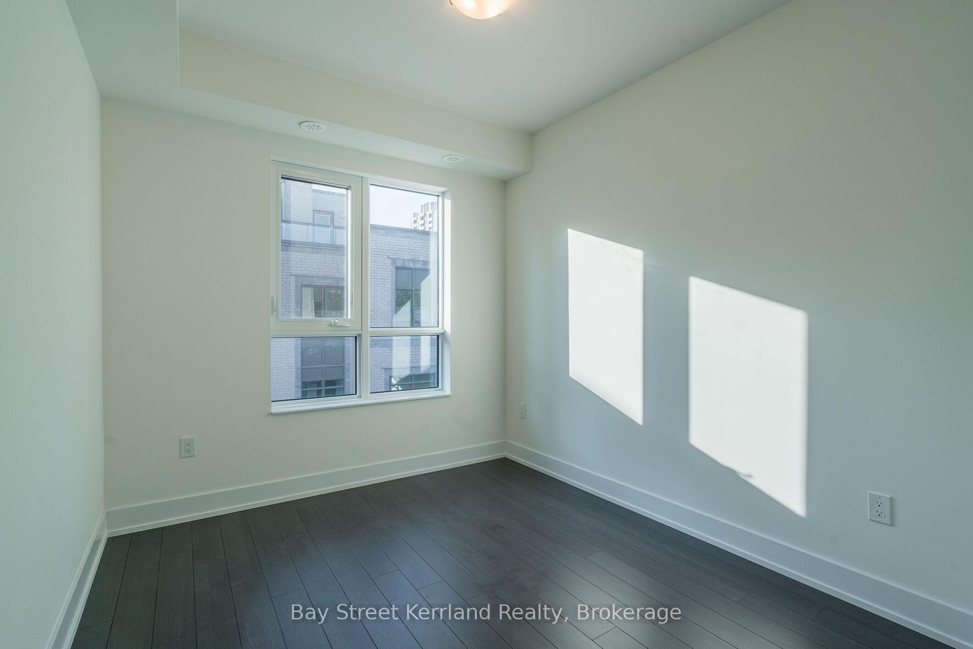 Photo 8 of Unit 5, 52 Holmes Avenue W, North York, Willowdale East — HOMEH