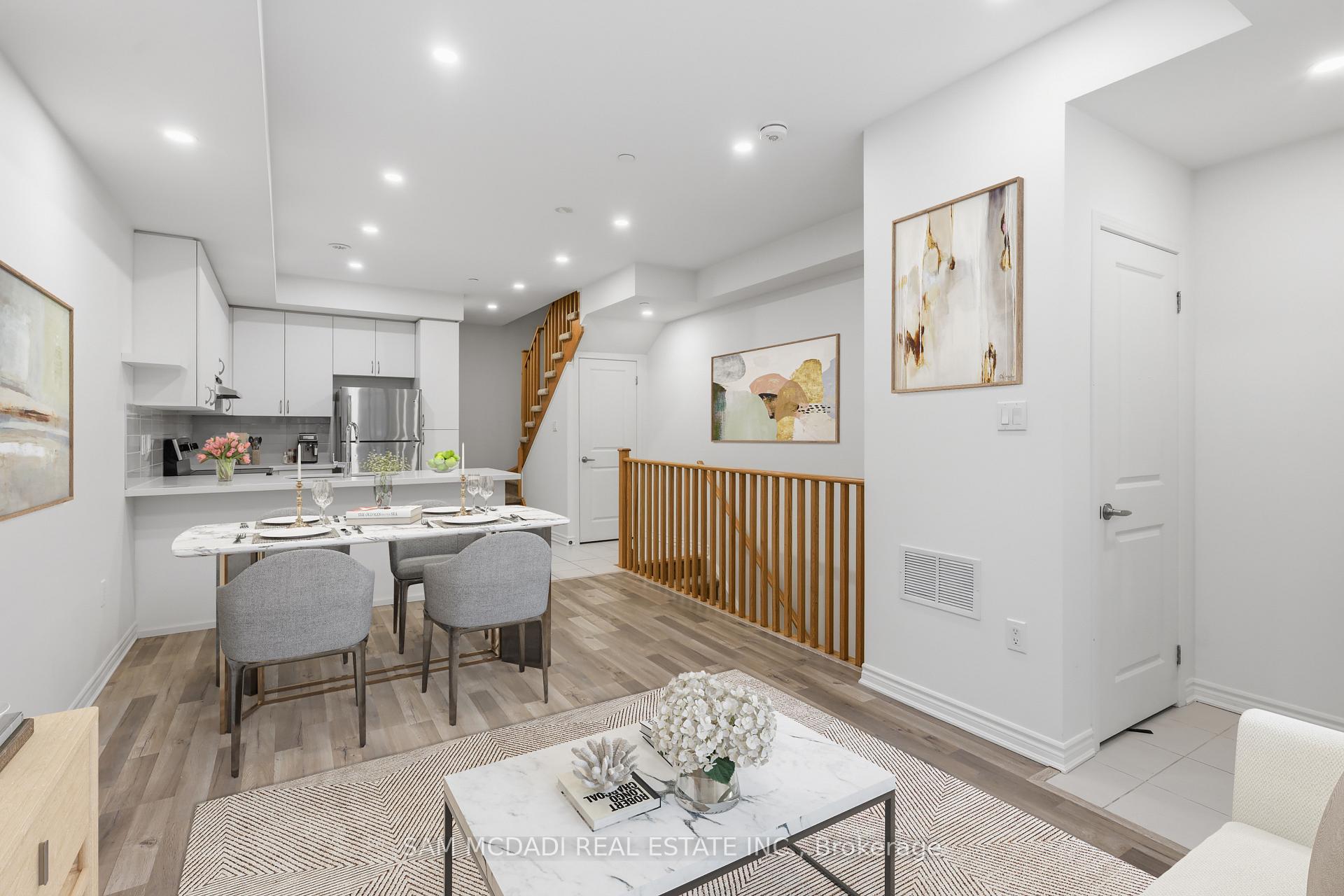 Photo 3 of Unit 6, 2285 Mcnab Lane, Mississauga, Clarkson — HOMEH