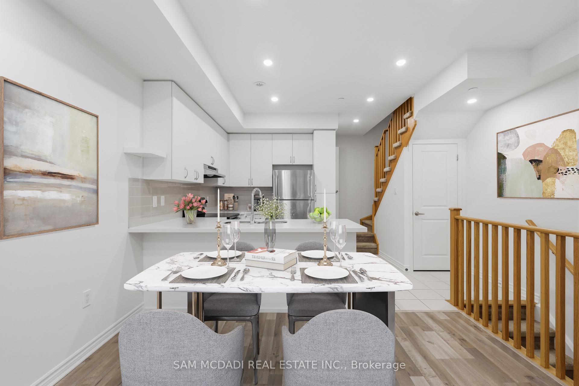 Photo 5 of Unit 6, 2285 Mcnab Lane, Mississauga, Clarkson — HOMEH