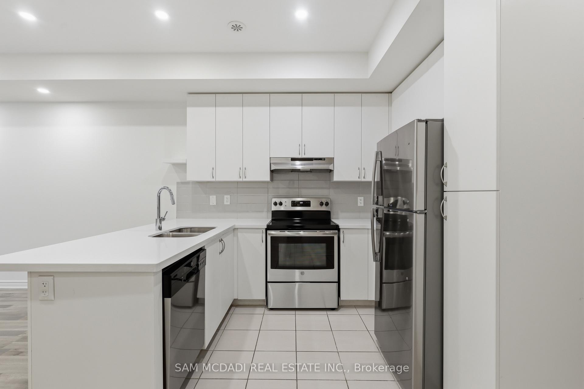 Photo 6 of Unit 6, 2285 Mcnab Lane, Mississauga, Clarkson — HOMEH