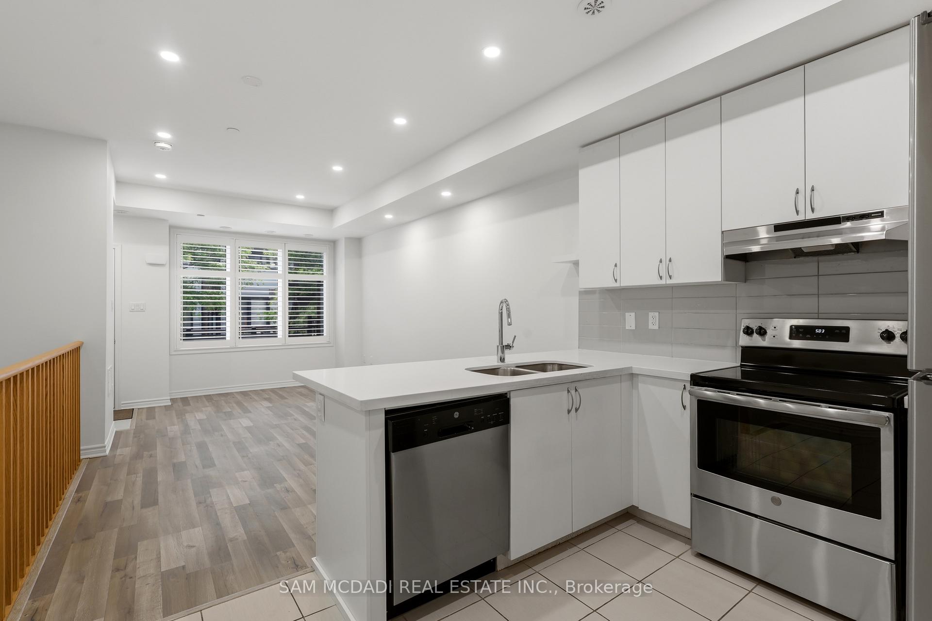 Photo 7 of Unit 6, 2285 Mcnab Lane, Mississauga, Clarkson — HOMEH