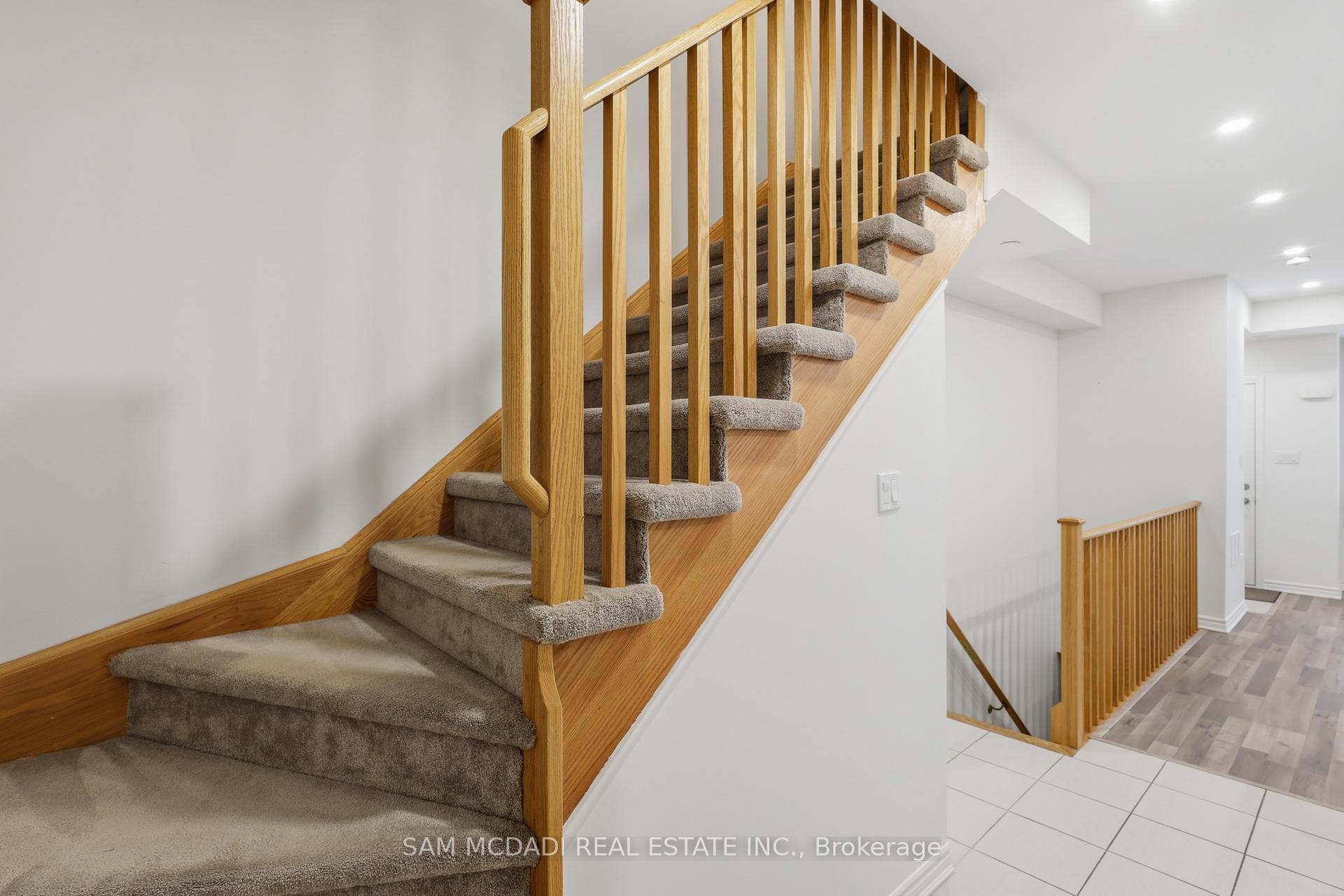 Photo 9 of Unit 6, 2285 Mcnab Lane, Mississauga, Clarkson — HOMEH