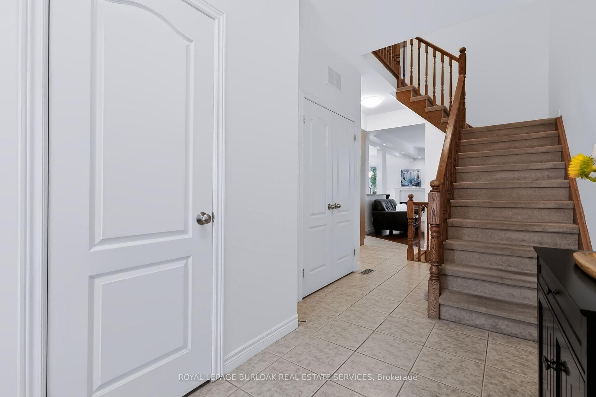 Photo 4 of Unit 11, 5151 Upper Middle Road, Burlington, Orchard — HOMEH