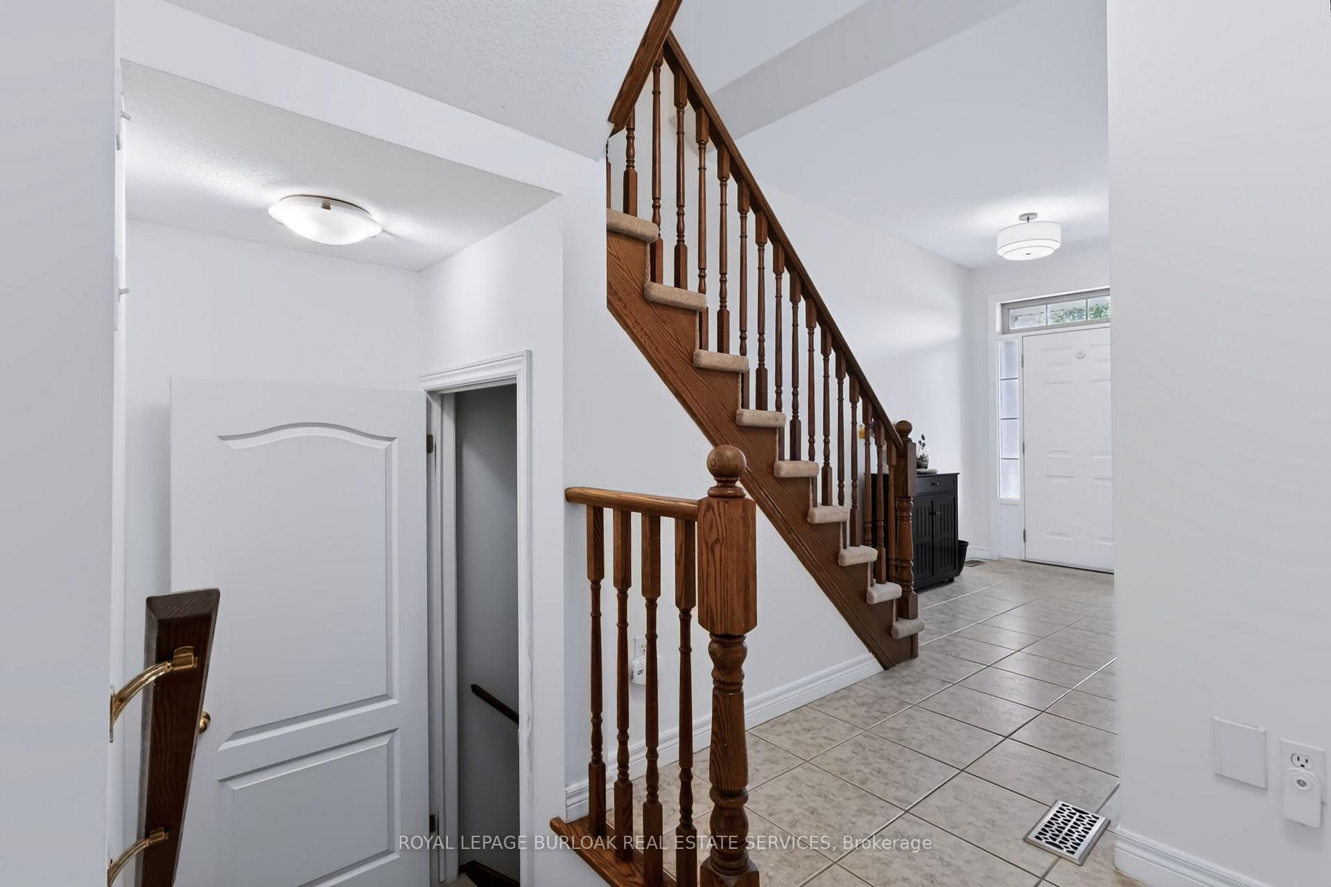 Photo 15 of Unit 11, 5151 Upper Middle Road, Burlington, Orchard — HOMEH