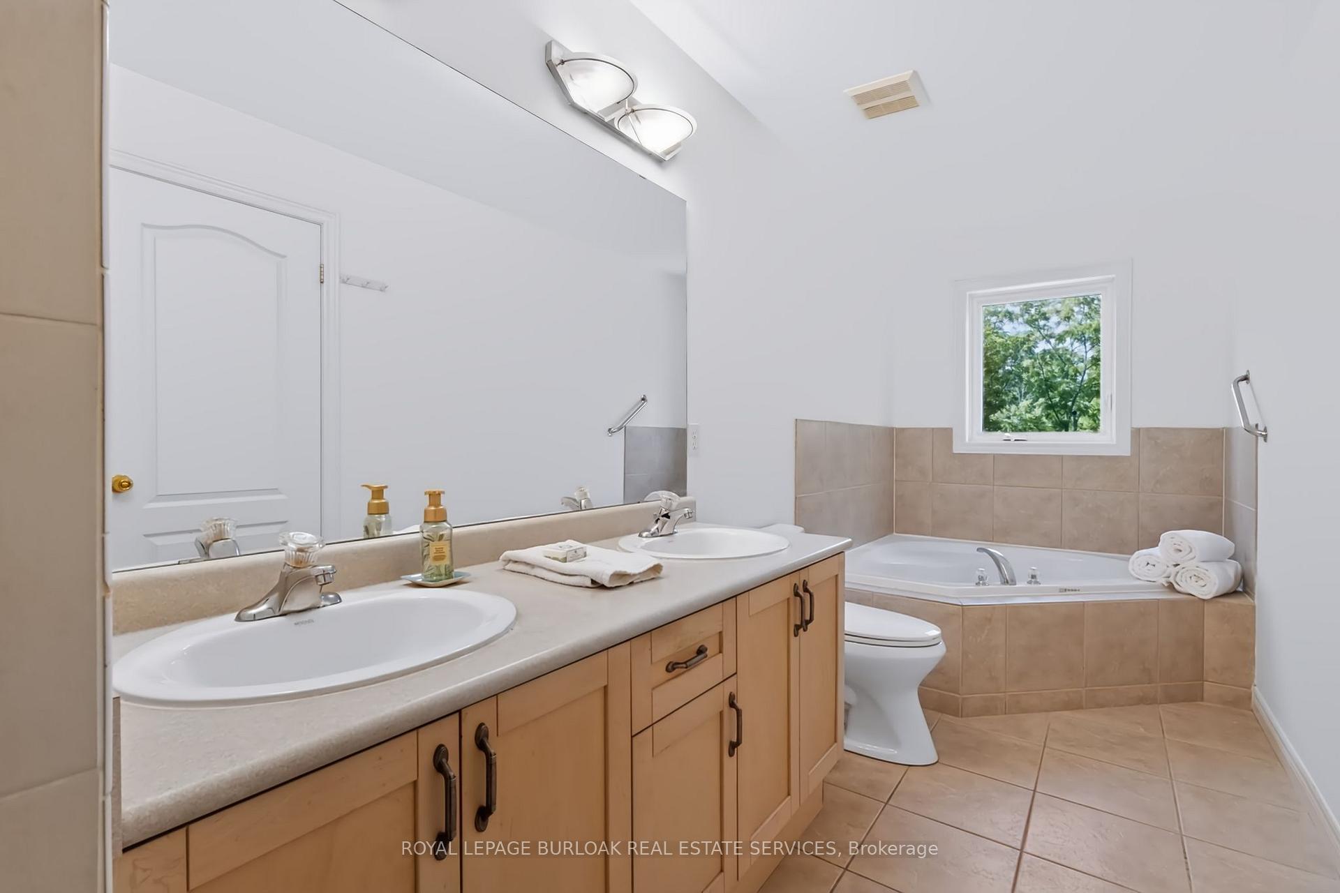 Photo 18 of Unit 11, 5151 Upper Middle Road, Burlington, Orchard — HOMEH