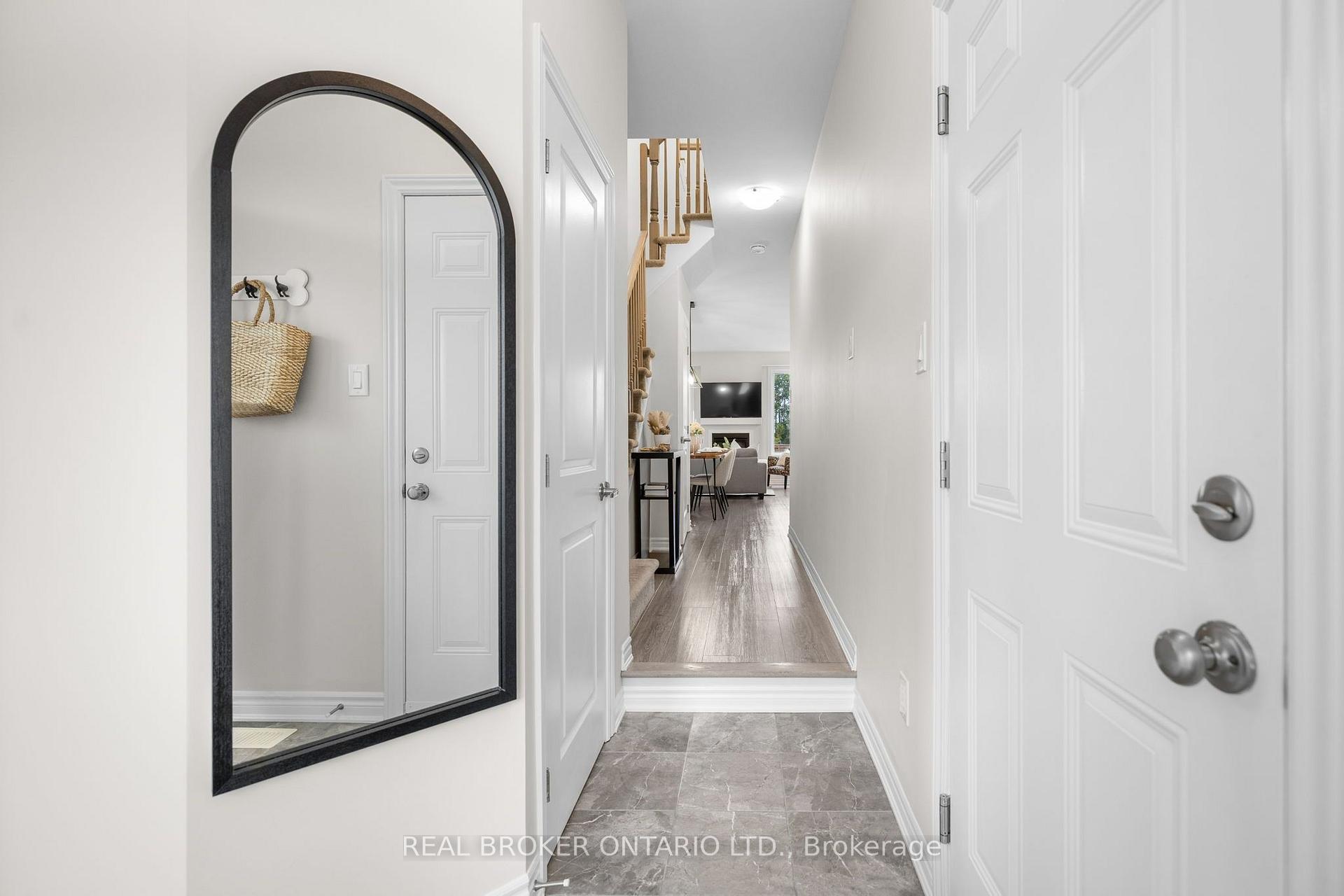 Photo 4 of 300 Livery Street, Ottawa, Kanata - Emerald Meadows/Trailwest — HOMEH