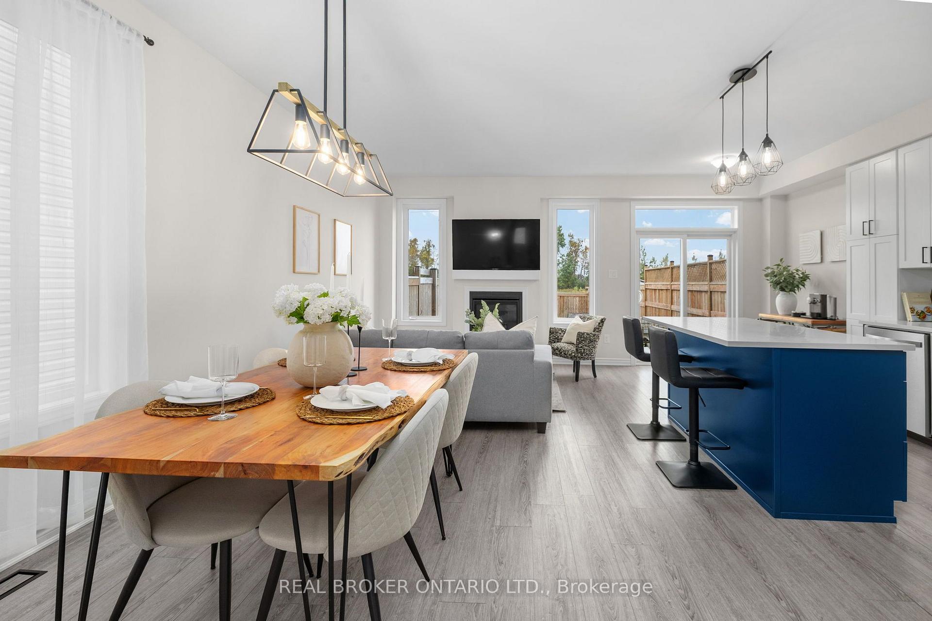 Photo 5 of 300 Livery Street, Ottawa, Kanata - Emerald Meadows/Trailwest — HOMEH