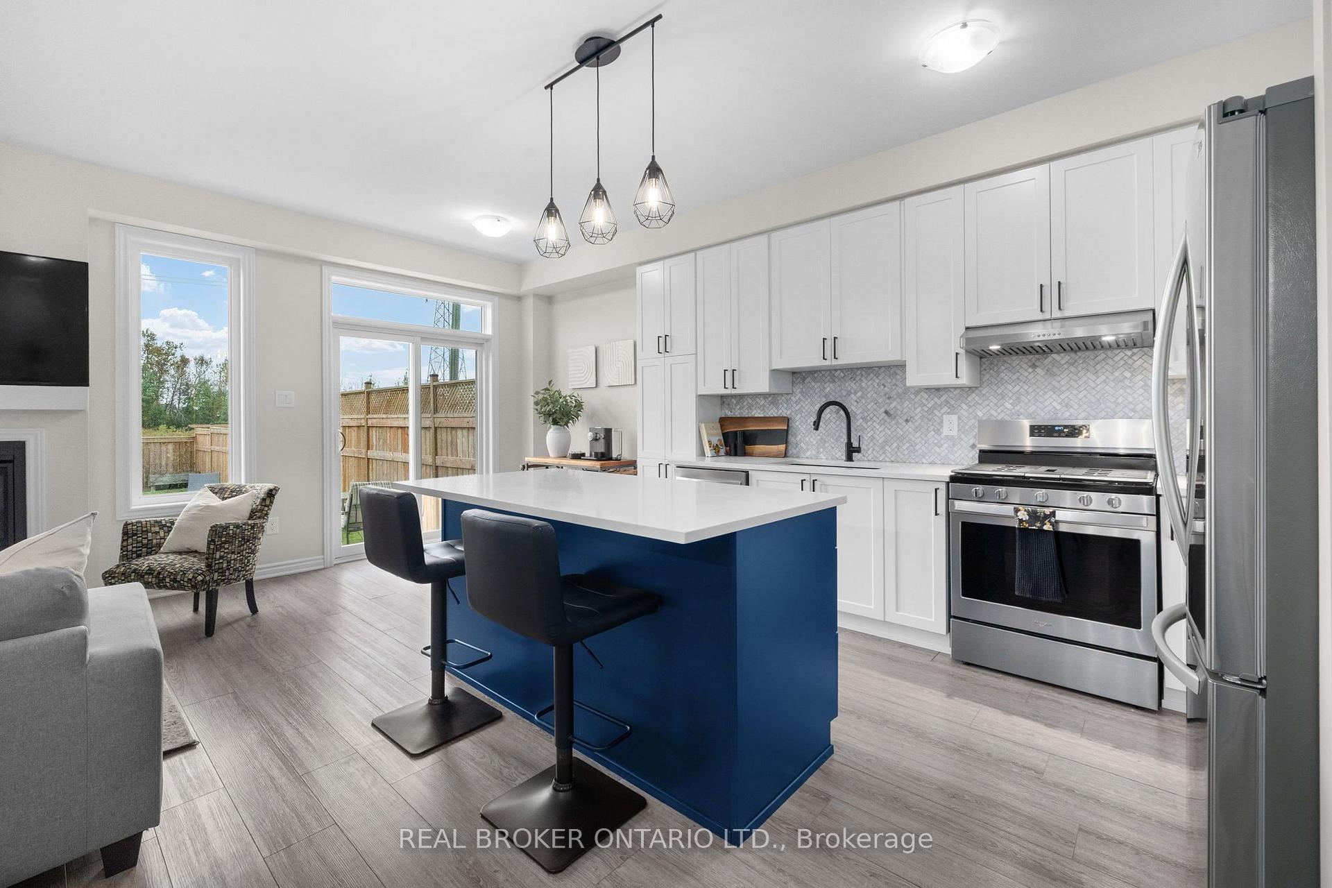 Photo 6 of 300 Livery Street, Ottawa, Kanata - Emerald Meadows/Trailwest — HOMEH