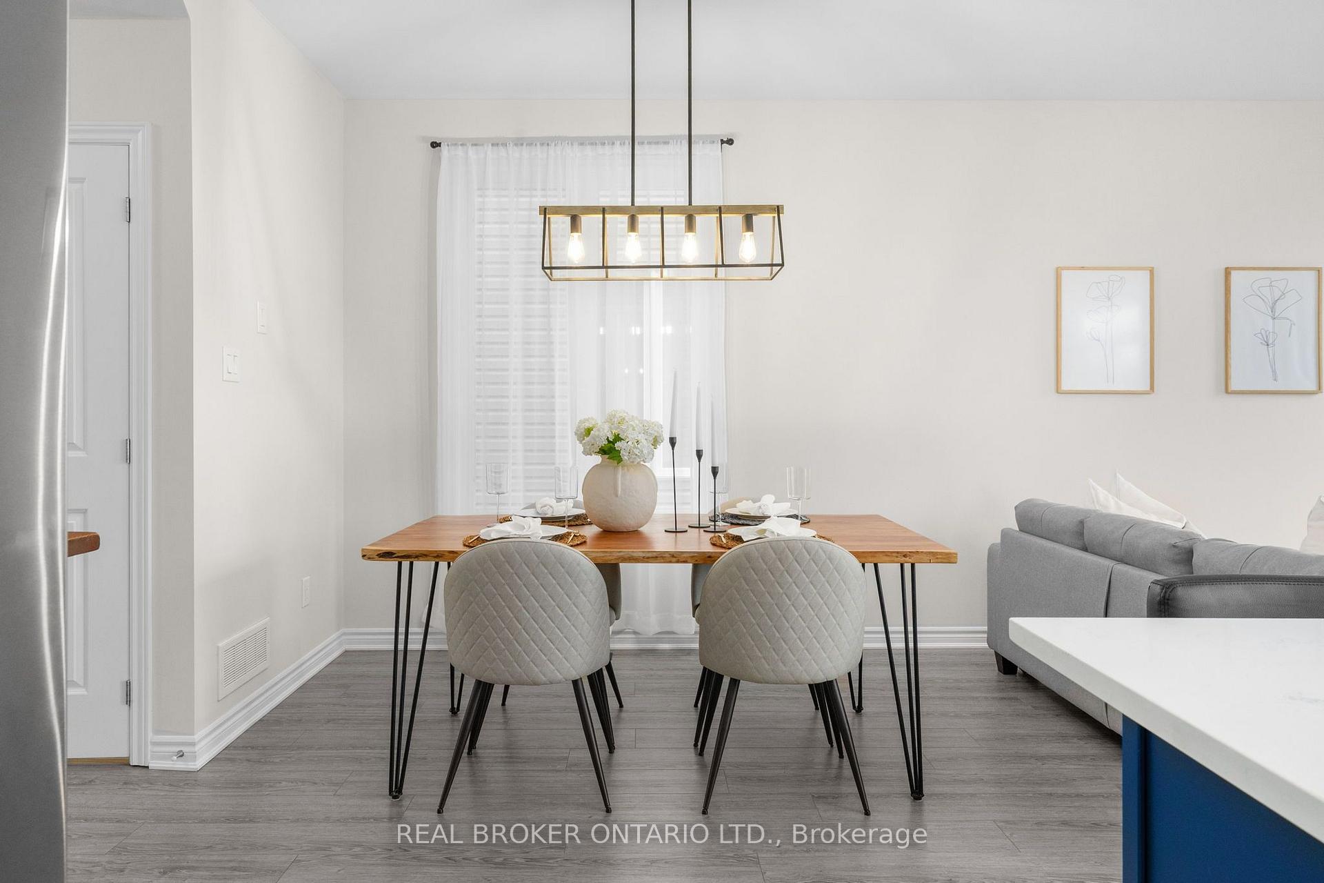 Photo 11 of 300 Livery Street, Ottawa, Kanata - Emerald Meadows/Trailwest — HOMEH