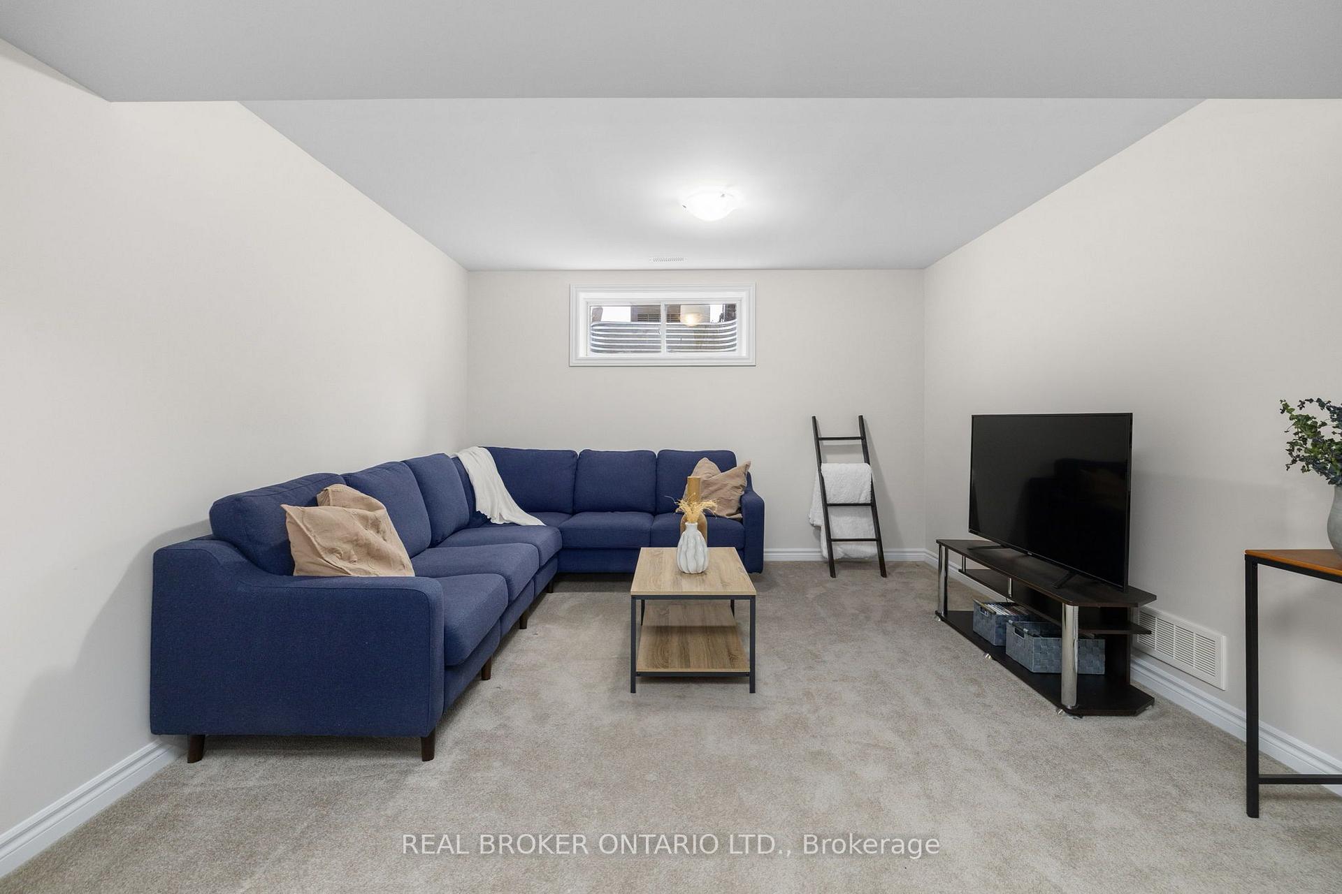 Photo 25 of 300 Livery Street, Ottawa, Kanata - Emerald Meadows/Trailwest — HOMEH