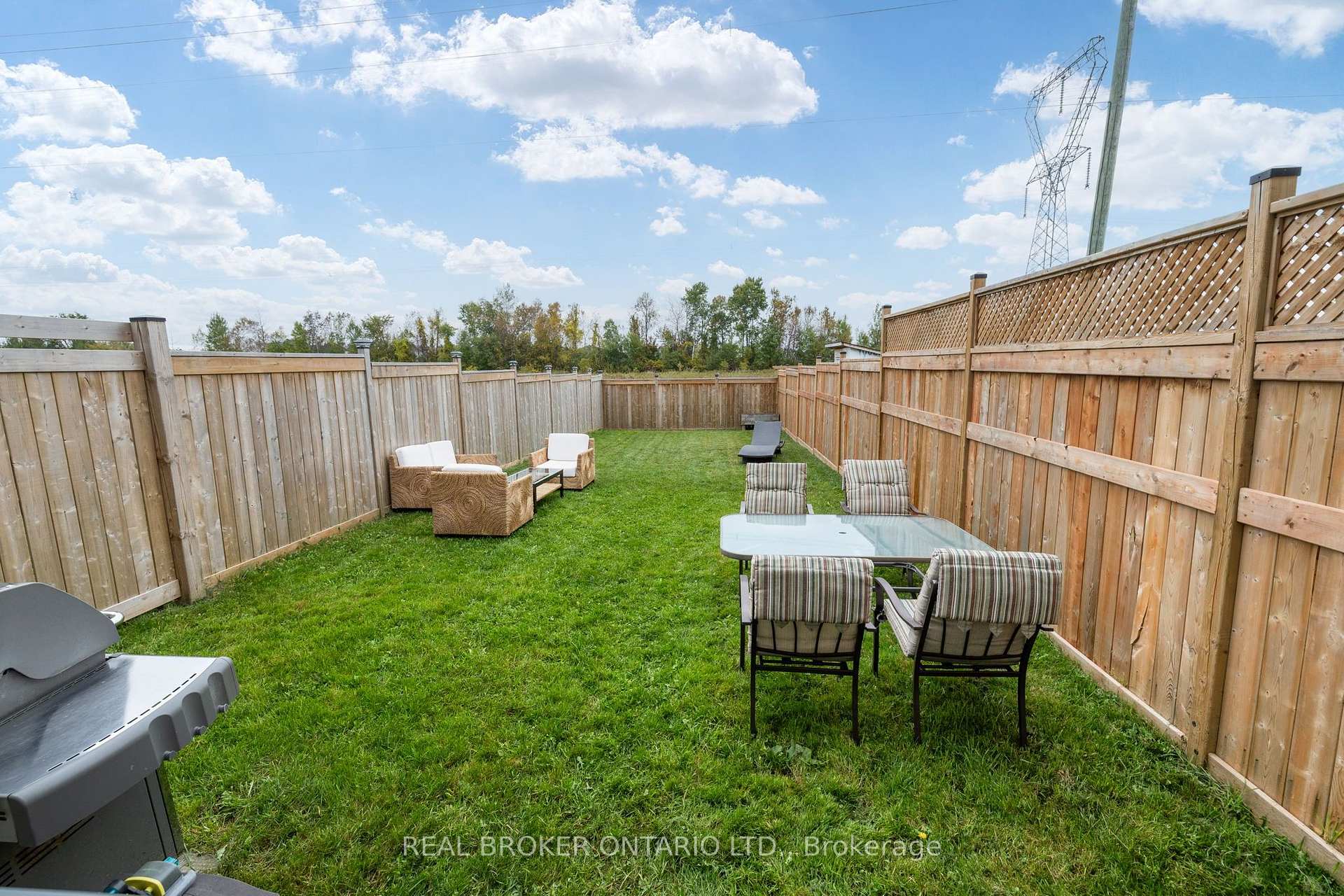 Photo 27 of 300 Livery Street, Ottawa, Kanata - Emerald Meadows/Trailwest — HOMEH