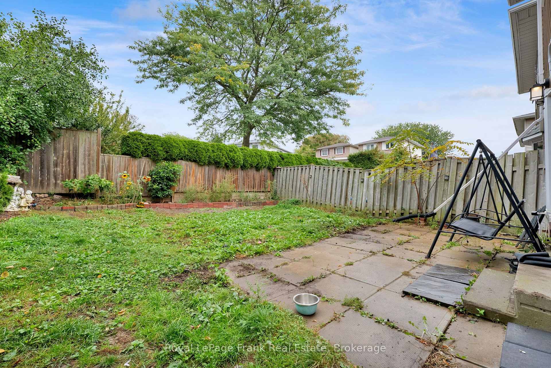 Photo 8 of 634 Down Crescent, Oshawa, Donevan — HOMEH
