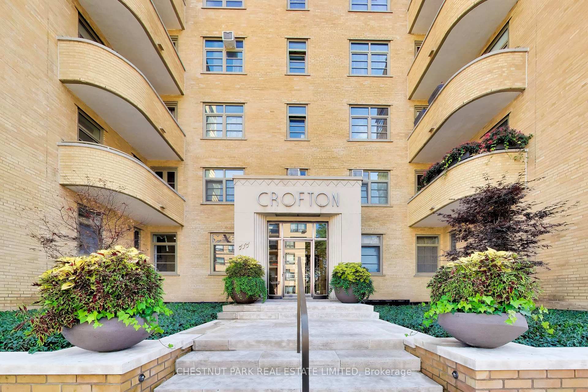 Photo of Unit 103, 717 Eglinton Avenue W