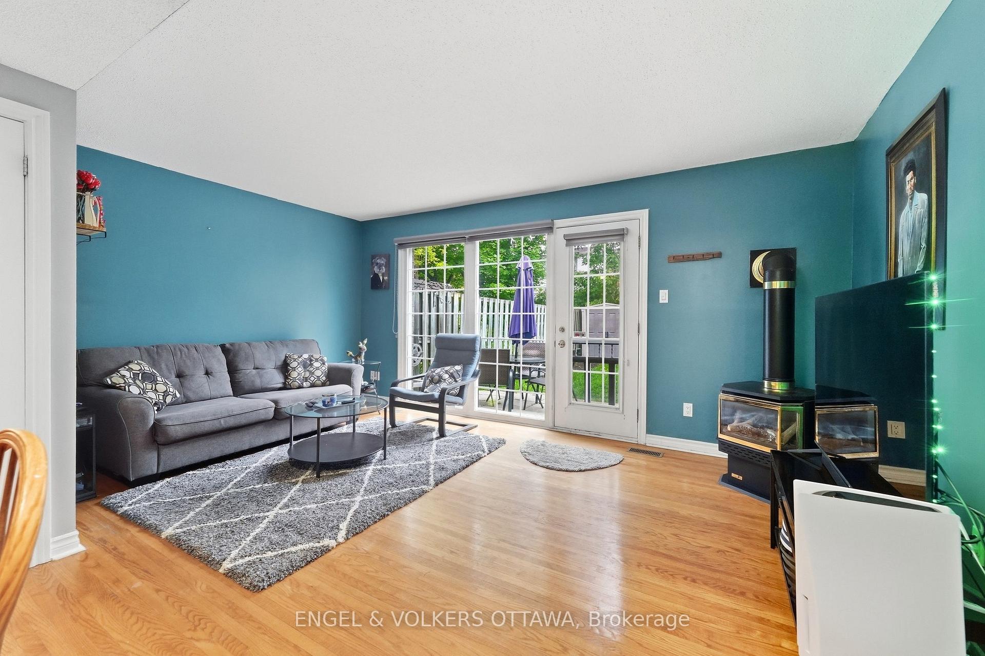 Photo 6 of 84 Monterey Drive, Ottawa, Leslie Park — HOMEH