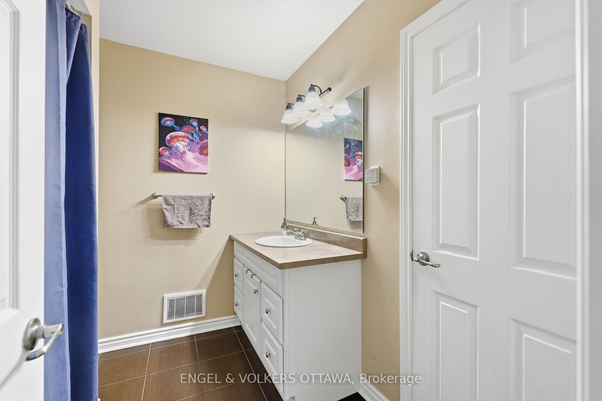 Photo 14 of 84 Monterey Drive, Ottawa, Leslie Park — HOMEH
